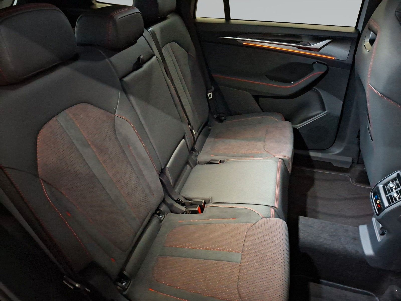 Fahrzeugabbildung SKODA Kodiaq 2.0TSI RS Pano AHK .Headup Standh.DCC