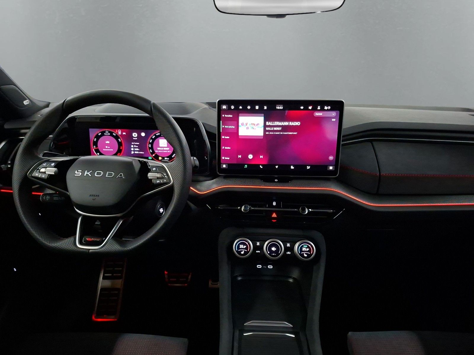 Fahrzeugabbildung SKODA Kodiaq 2.0TSI RS Pano AHK 7 S.Headup Standh.DCC