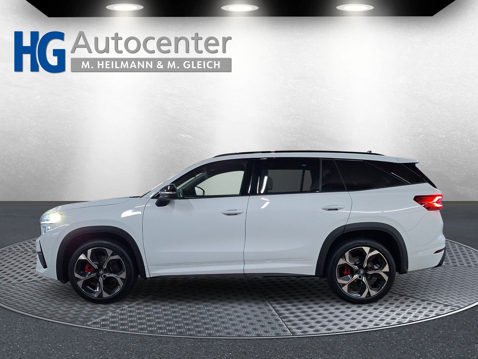 Fahrzeugabbildung SKODA Kodiaq 2.0TSI RS Pano AHK 7 S.Headup Standh.DCC