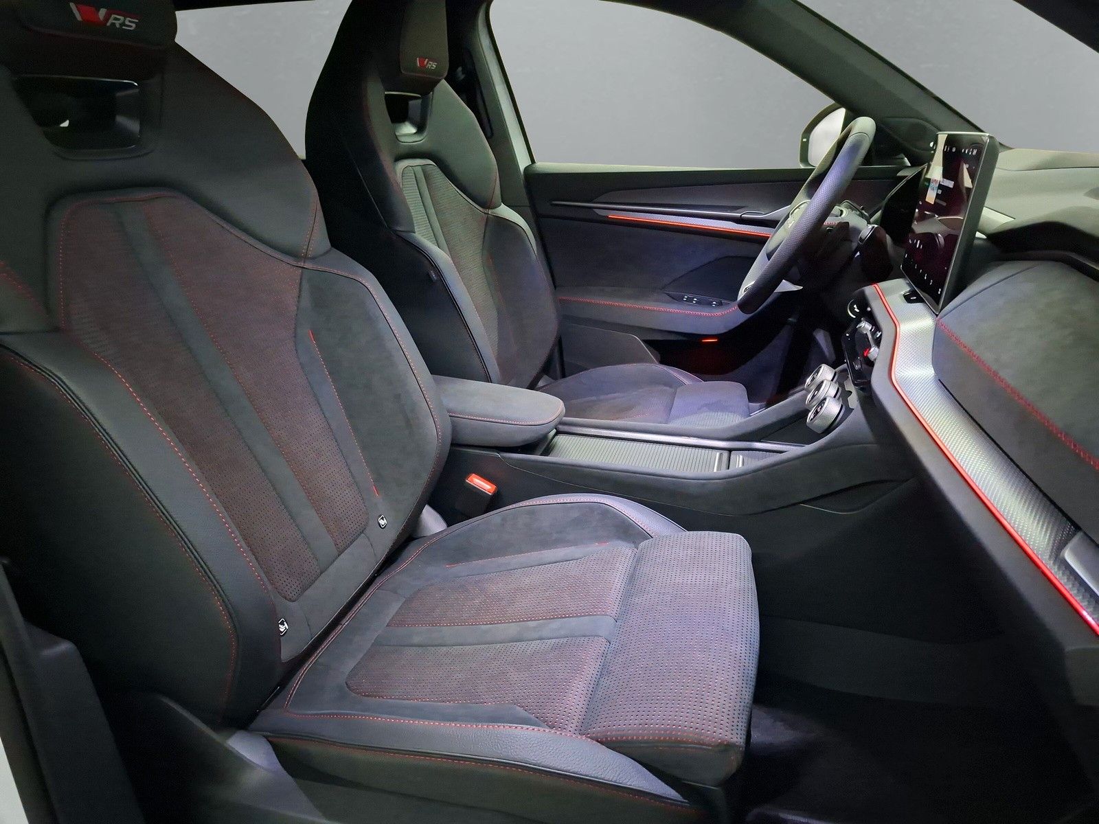 Fahrzeugabbildung SKODA Kodiaq 2.0TSI RS Pano AHK 7 S.Headup Standh.DCC