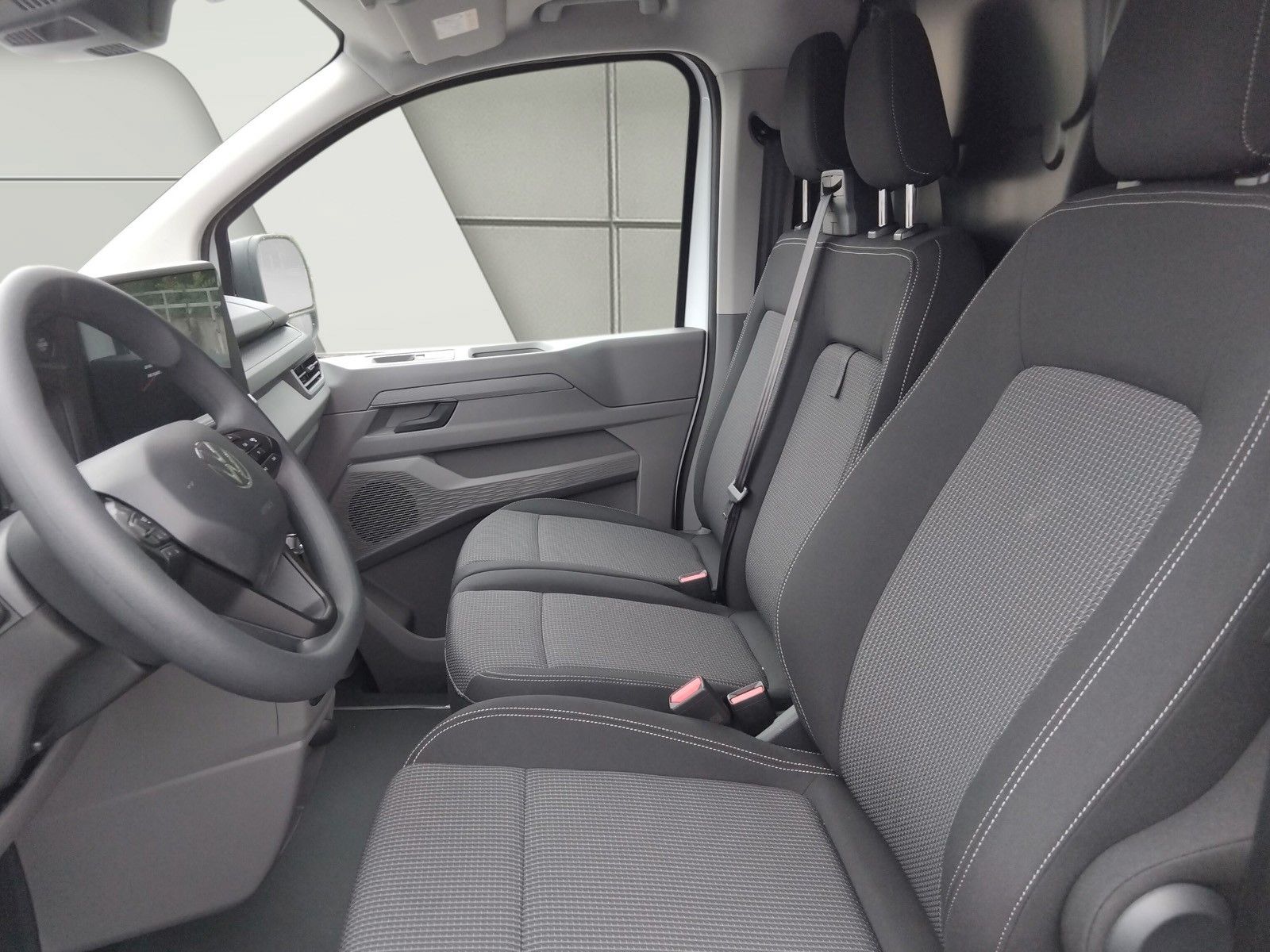 Fahrzeugabbildung Volkswagen T 7 Transporter 2.0 TDI Lang  AHK  Navi APP