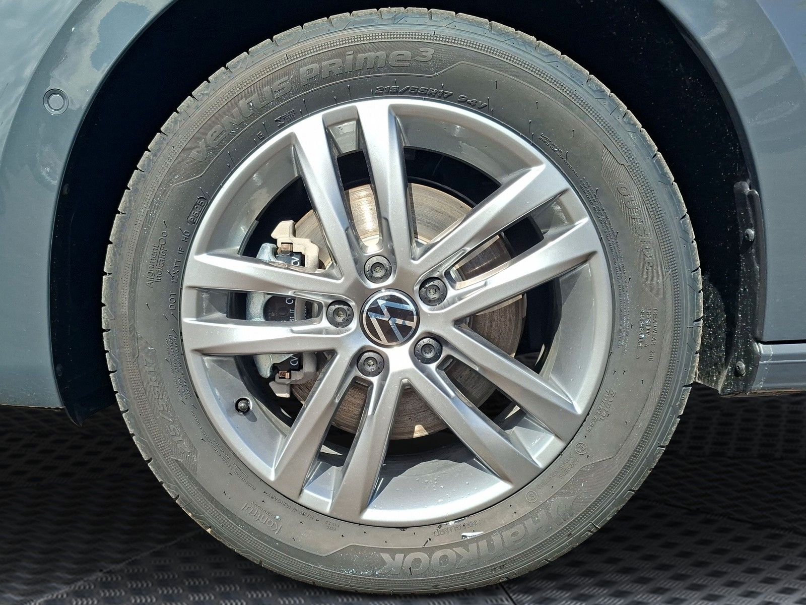 Fahrzeugabbildung Volkswagen Touran 1.5 TSI DSG 17"el.Heck LED Navi ACC  7S.