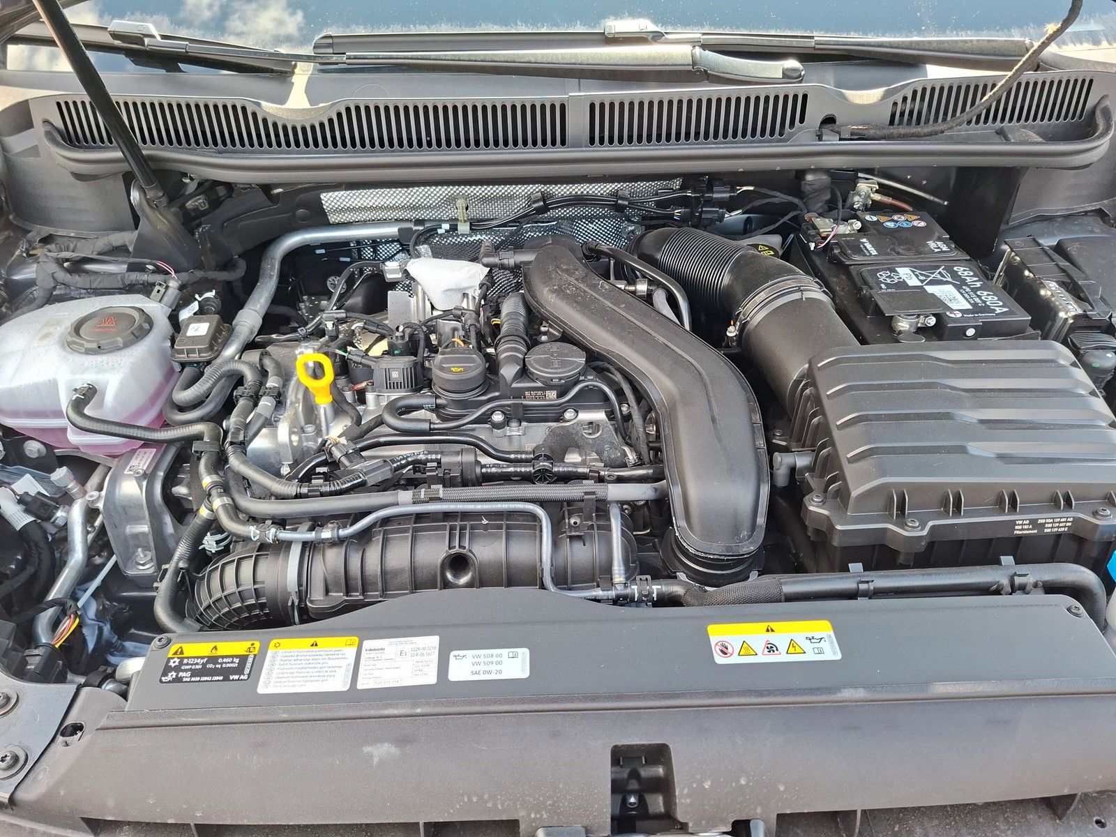 Fahrzeugabbildung Volkswagen Touran 1.5 TSI DSG 17"el.Heck LED Navi ACC  7S.