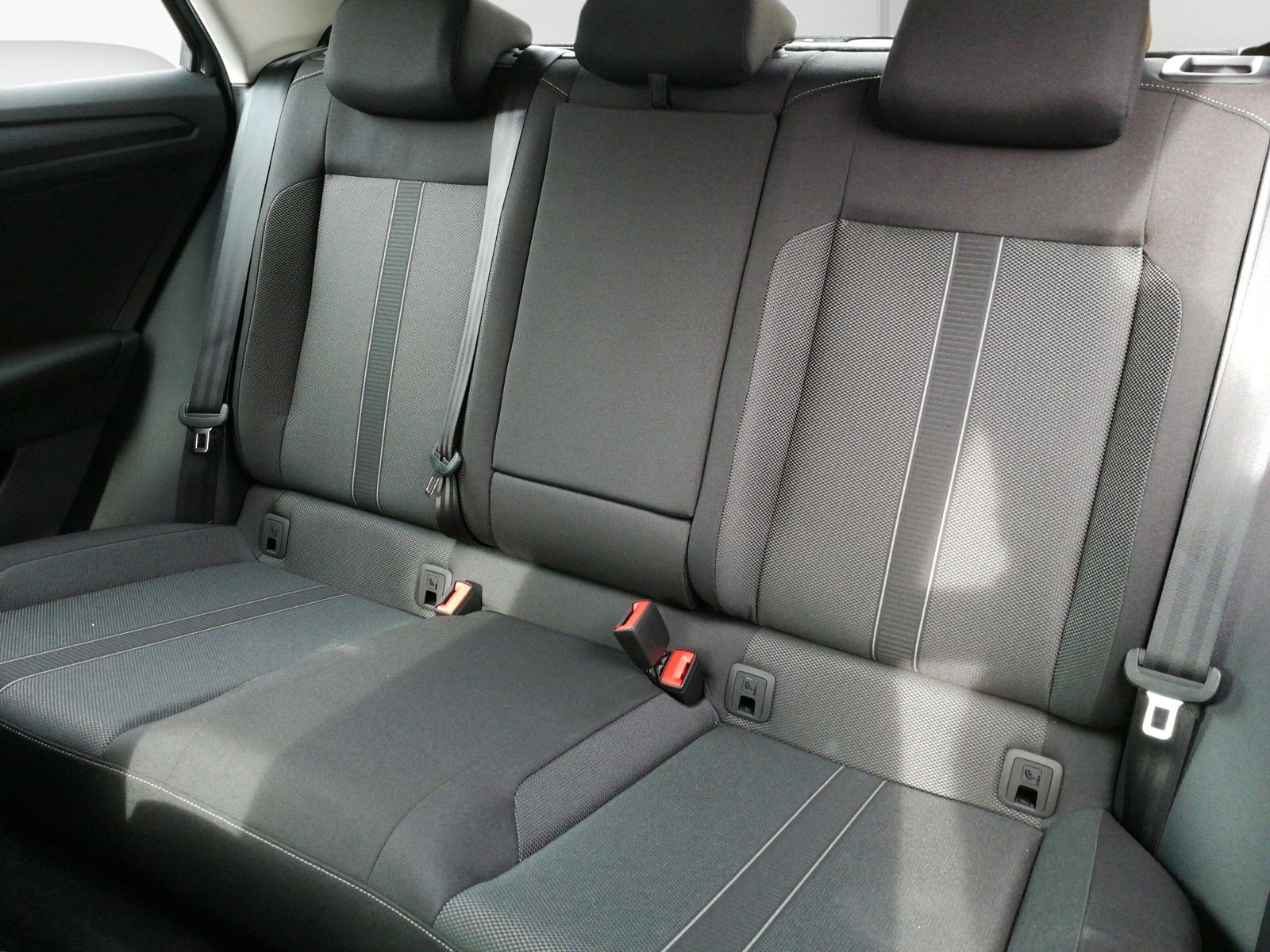 Fahrzeugabbildung Volkswagen T-Roc 1.5 TSI DSG Navi AHK LED ACC Kamera