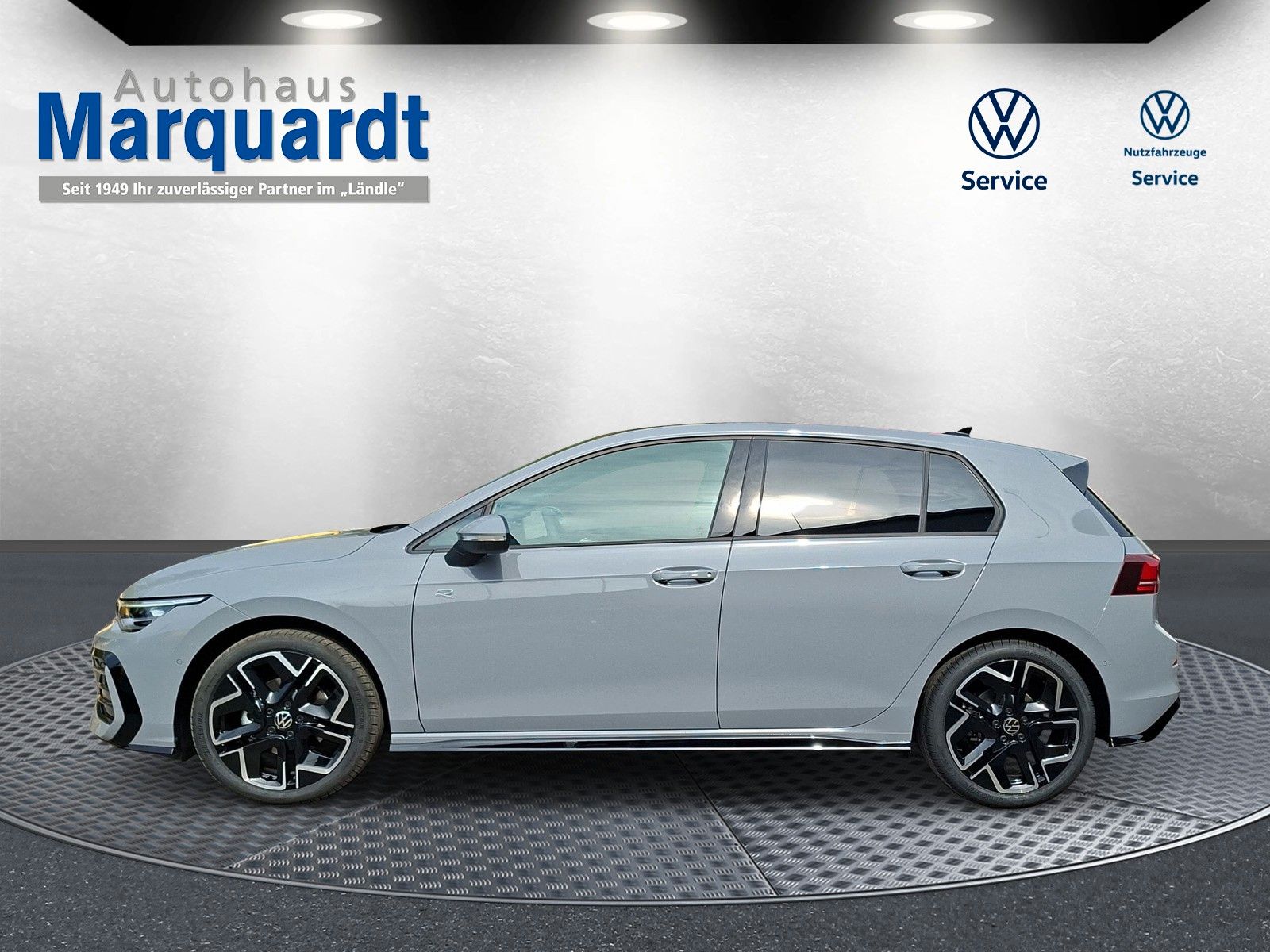 Fahrzeugabbildung Volkswagen Golf VIII 1.5eTSI R-Line Pano 18" LED ACC Side