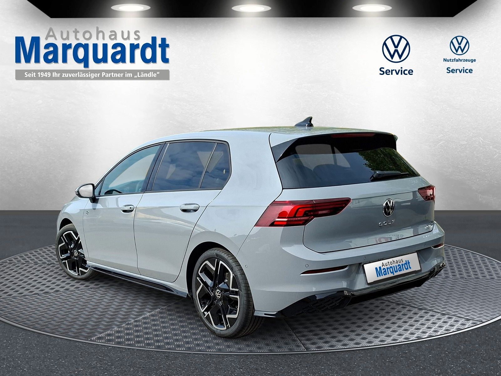 Fahrzeugabbildung Volkswagen Golf VIII 1.5eTSI R-Line Pano 18" LED ACC Side