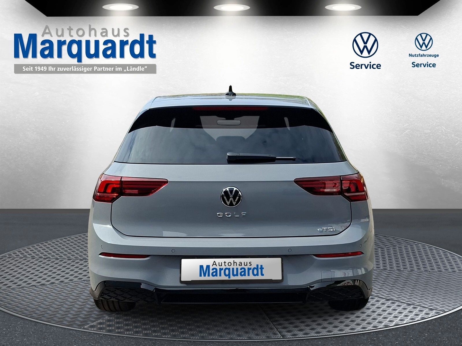 Fahrzeugabbildung Volkswagen Golf VIII 1.5eTSI R-Line Pano 18" LED ACC Side