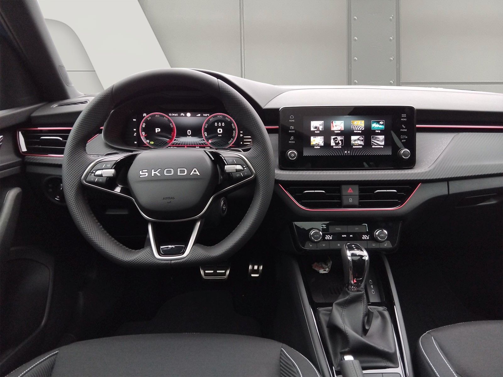 Fahrzeugabbildung SKODA Kamiq 1.5TSI Monte Carlo Pano Matrix ACC SideAHK