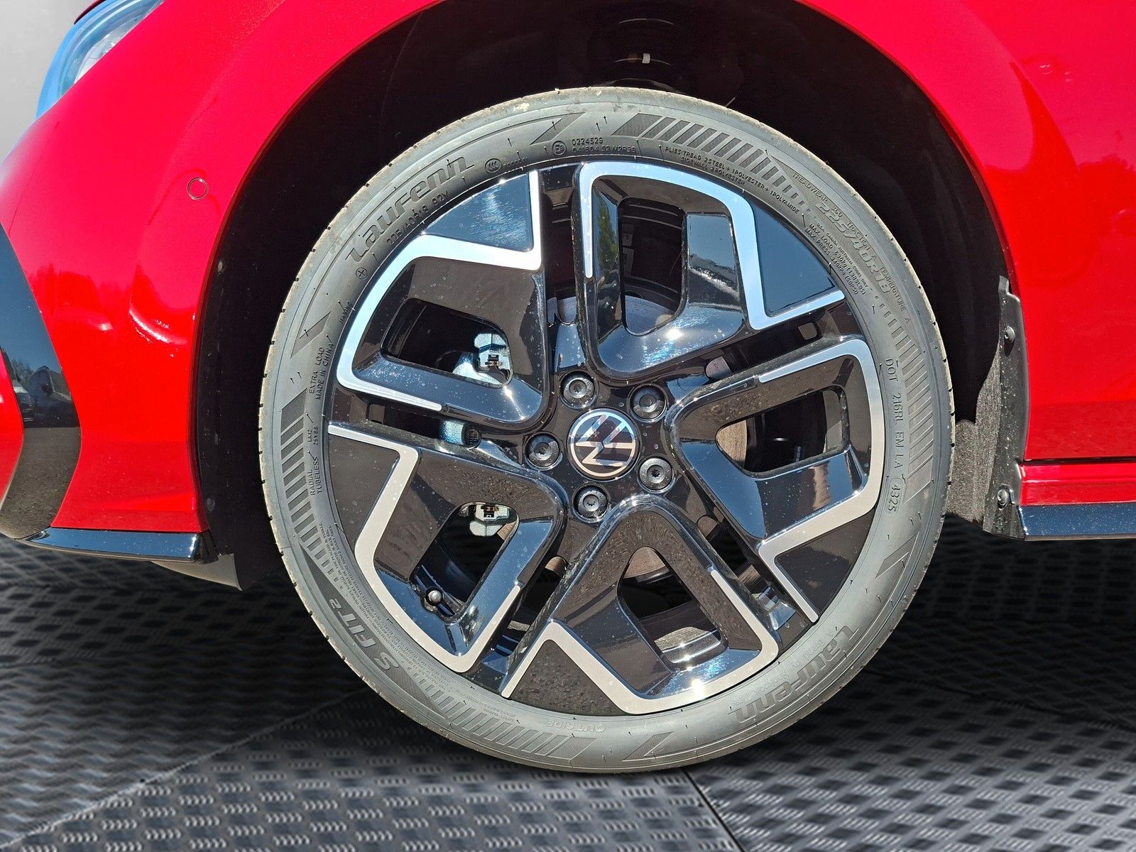 Fahrzeugabbildung Volkswagen Golf VIII 1.5eTSI R-Line Pano18" LED Plus ACC