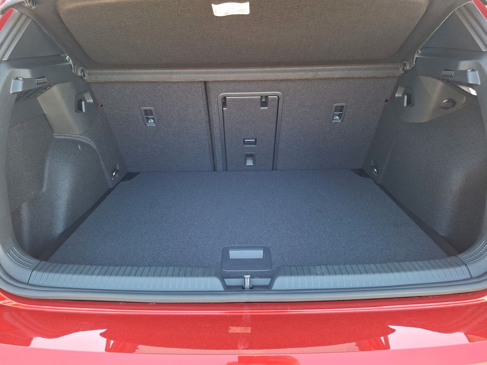 Fahrzeugabbildung Volkswagen Golf VIII 1.5eTSI R-Line Pano18" LED Plus ACC