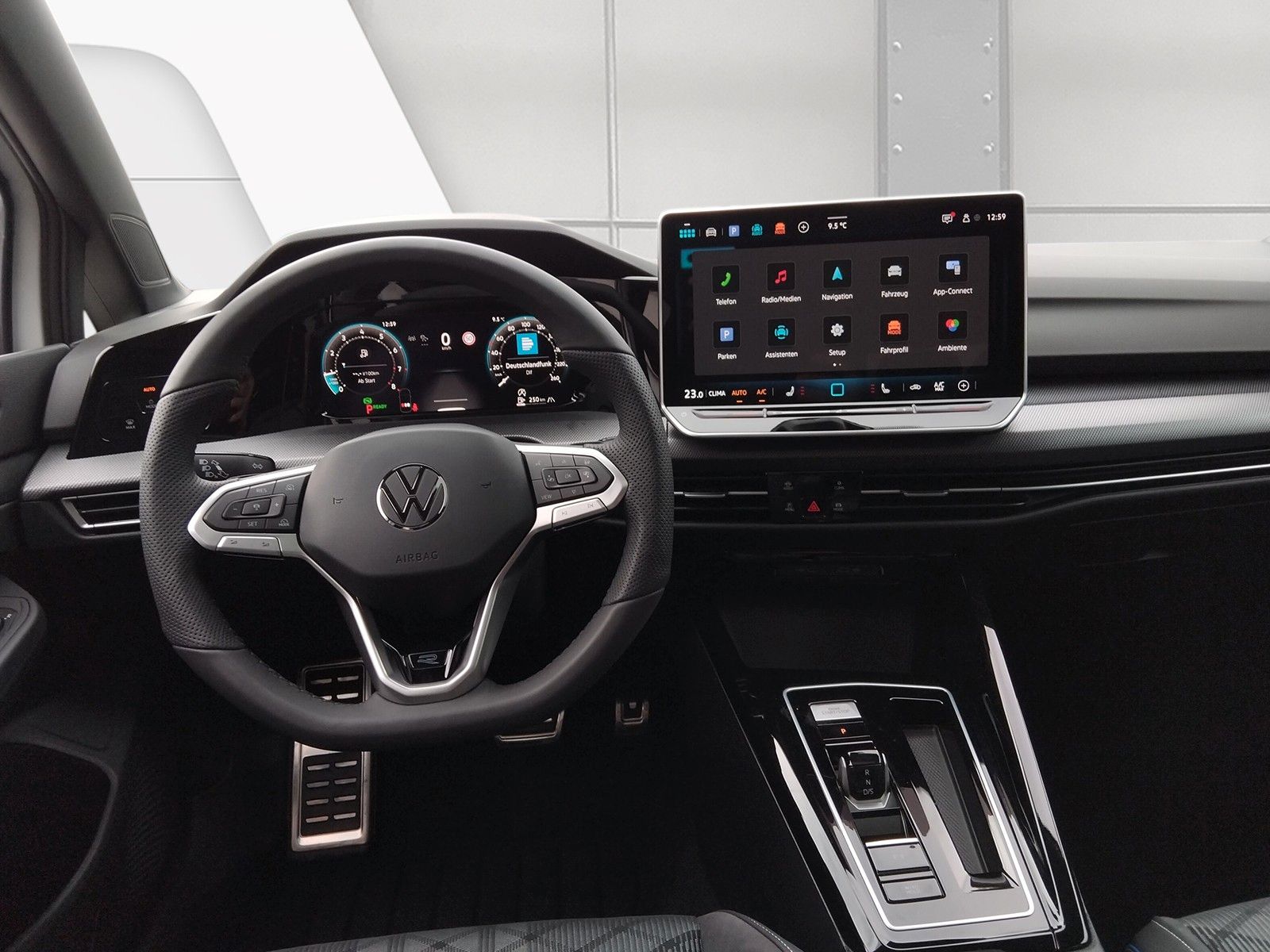 Fahrzeugabbildung Volkswagen Golf VIII 1.5eTSI R-Line Pano18" LED Plus ACC