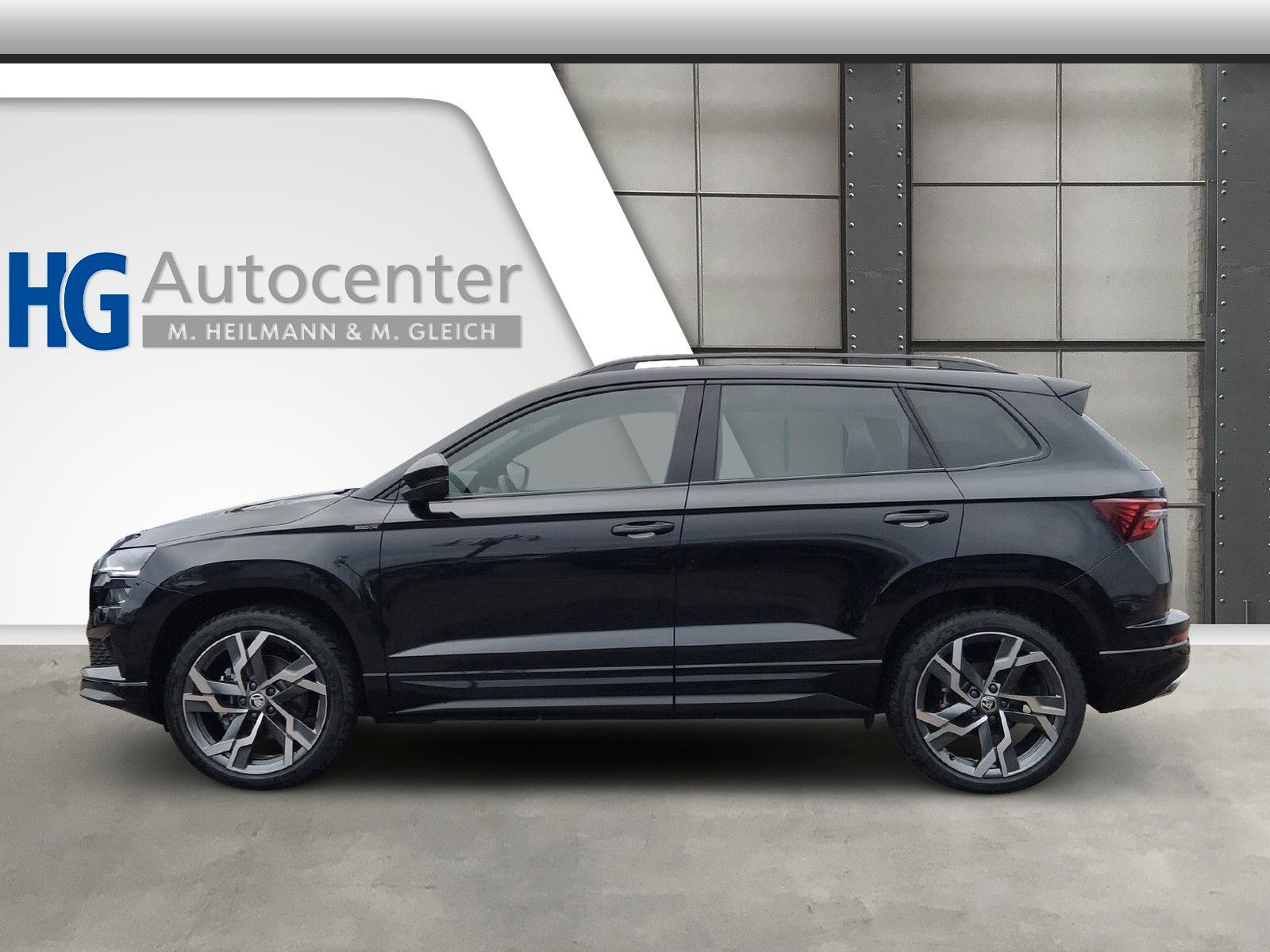 Fahrzeugabbildung SKODA Karoq Sportline 2.0TSI 4x4 Pano AHK 19" Leder