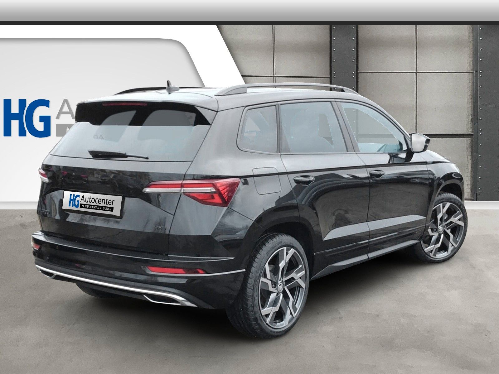Fahrzeugabbildung SKODA Karoq Sportline 2.0TSI 4x4 Pano AHK 19" Leder