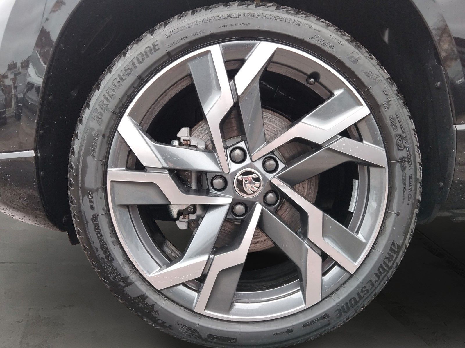 Fahrzeugabbildung SKODA Karoq Sportline 2.0TSI 4x4 Pano AHK 19" Leder