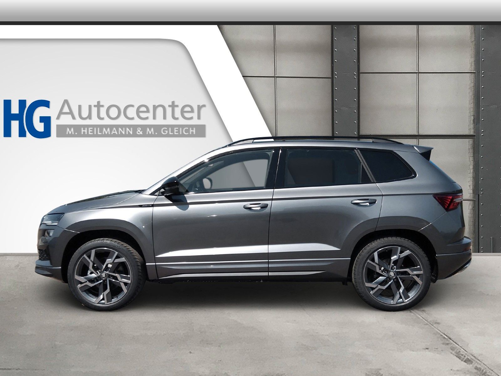 Fahrzeugabbildung SKODA Karoq Sportline 2.0TSI 4x4 Pano AHK 19" Leder