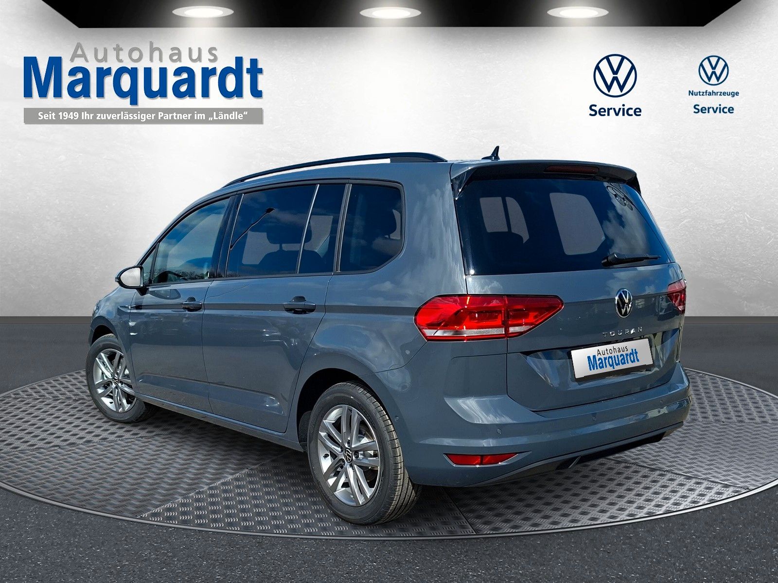 Fahrzeugabbildung Volkswagen Touran 1.5TSI IQ LED ACC 7 Si Standh Side 17"