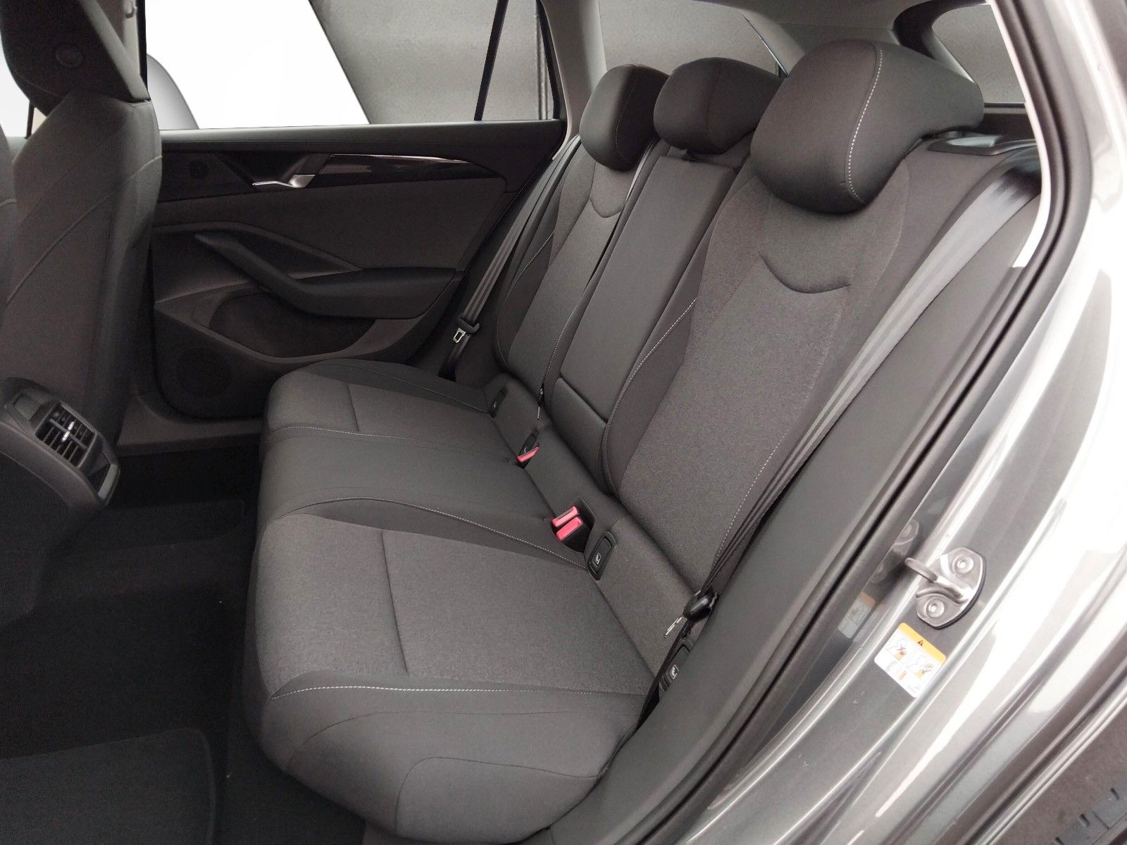 Fahrzeugabbildung Volkswagen Passat Variant 1.5 TSI AHK LED Side ACC 5J.Gar.