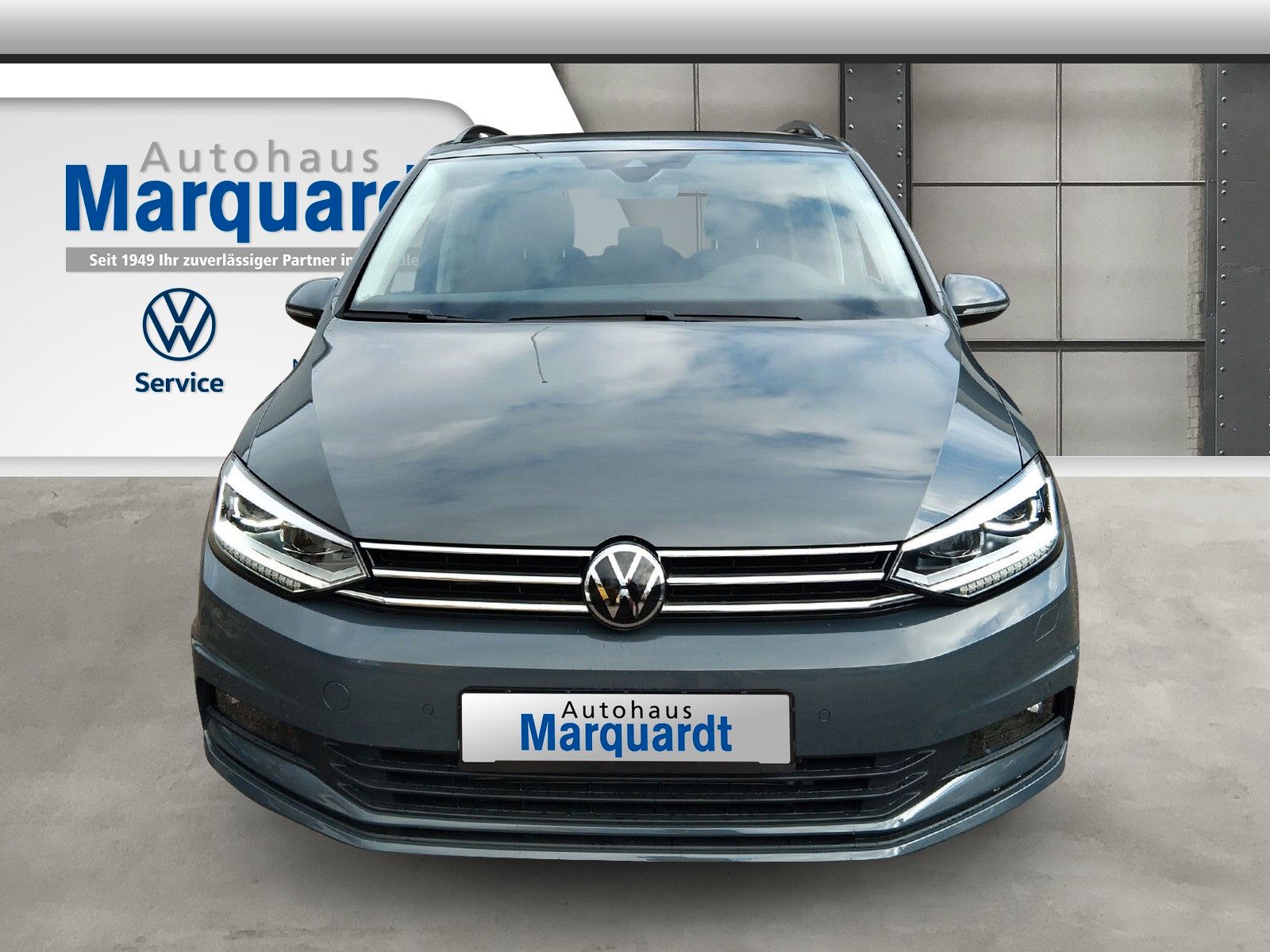 Fahrzeugabbildung Volkswagen Touran 1.5TSI IQ LED ACC 7Stz Panorama Side 17"