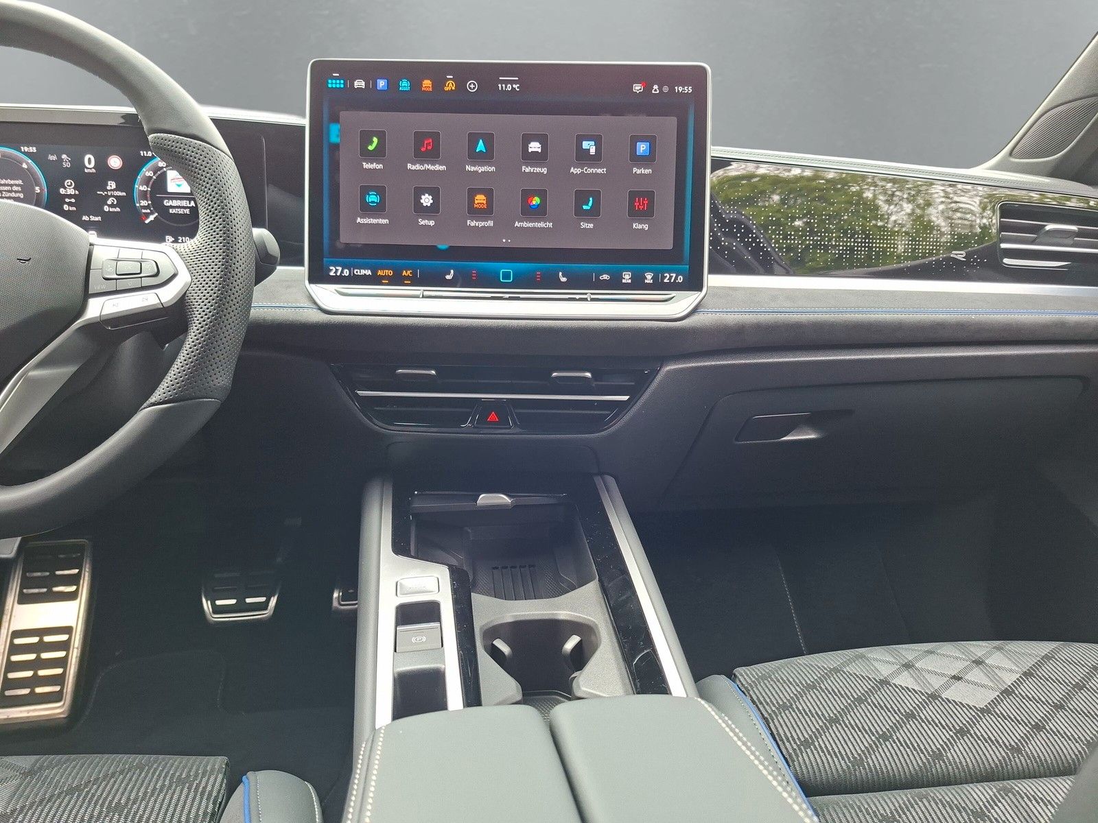 Fahrzeugabbildung Volkswagen Passat Variant 2.0TDI 4M R-Line 19"Pano AHK 360