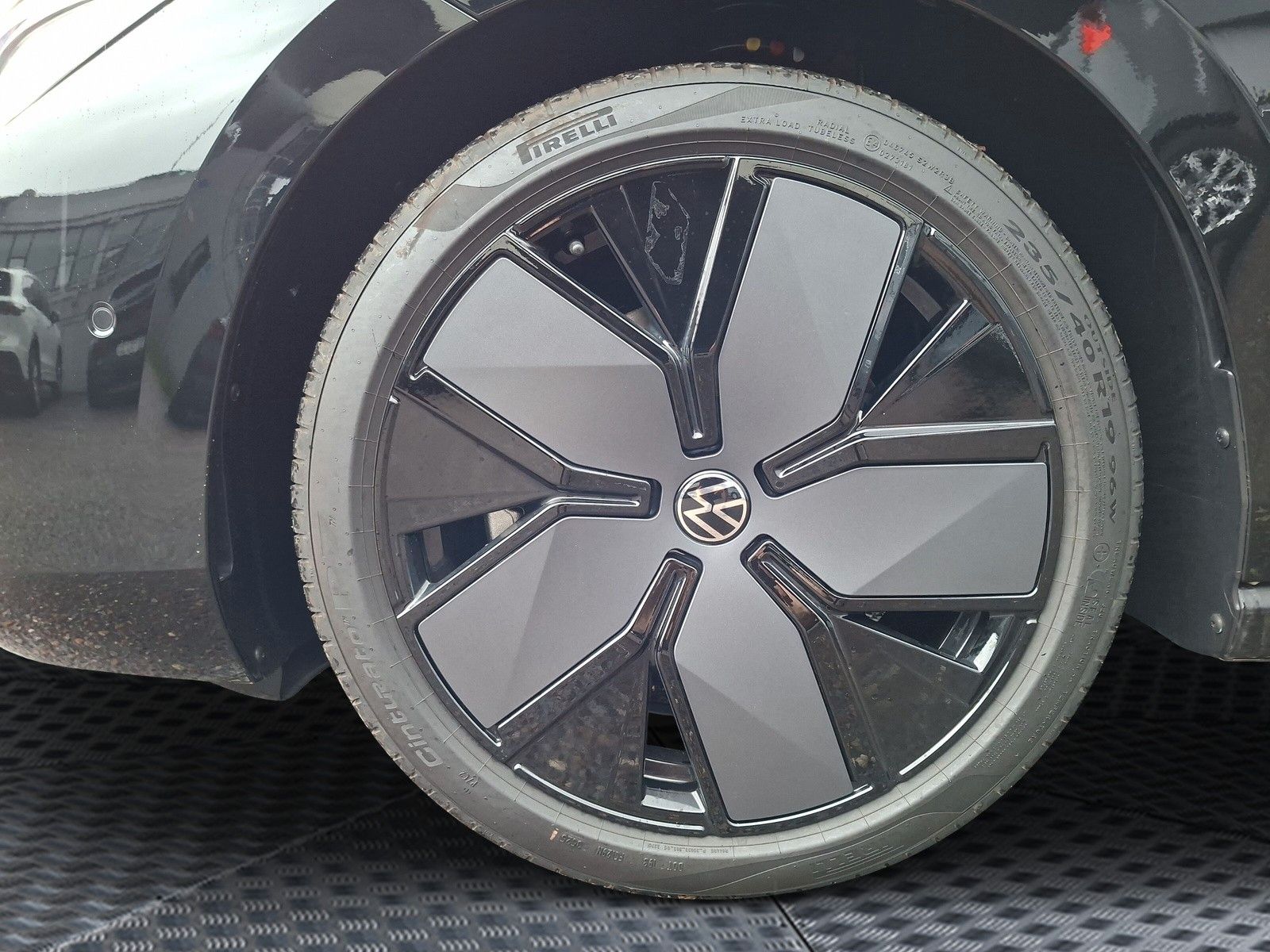 Fahrzeugabbildung Volkswagen Passat Variant 2.0TDI 4M R-Line 19"Pano AHK 360