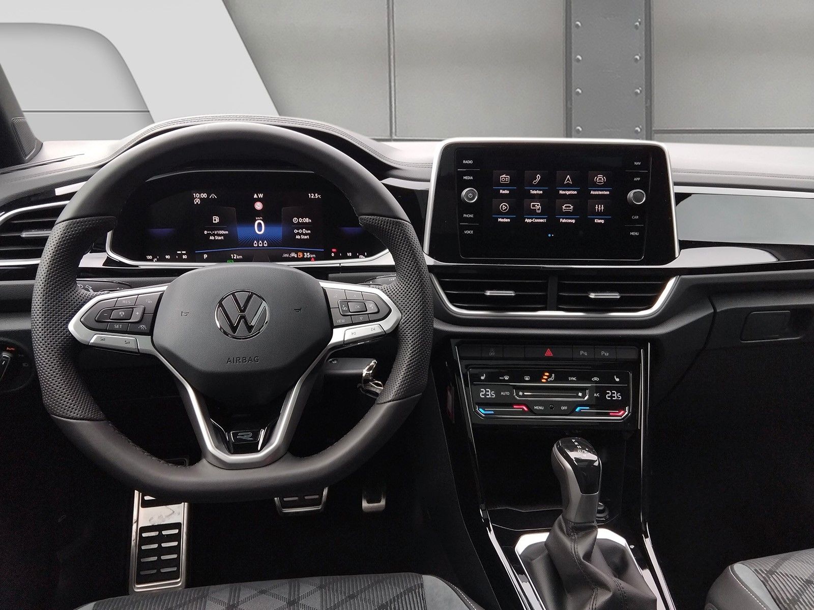 Fahrzeugabbildung Volkswagen T-Roc 2.0TSI R-Line Pano Navi AHK Side Kamera IQ