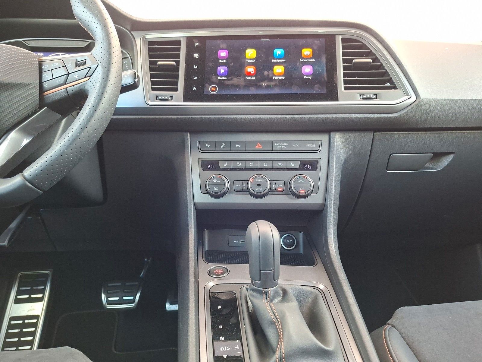 Fahrzeugabbildung CUPRA Ateca 1.5 TSI LED Navi 19"AHK 5 J.Gar. Kamera