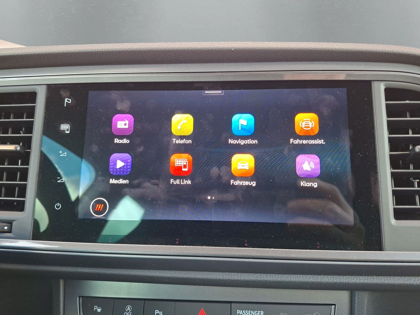 Fahrzeugabbildung CUPRA Ateca 1.5 TSI LED Navi 19"AHK 5 J.Gar. Kamera