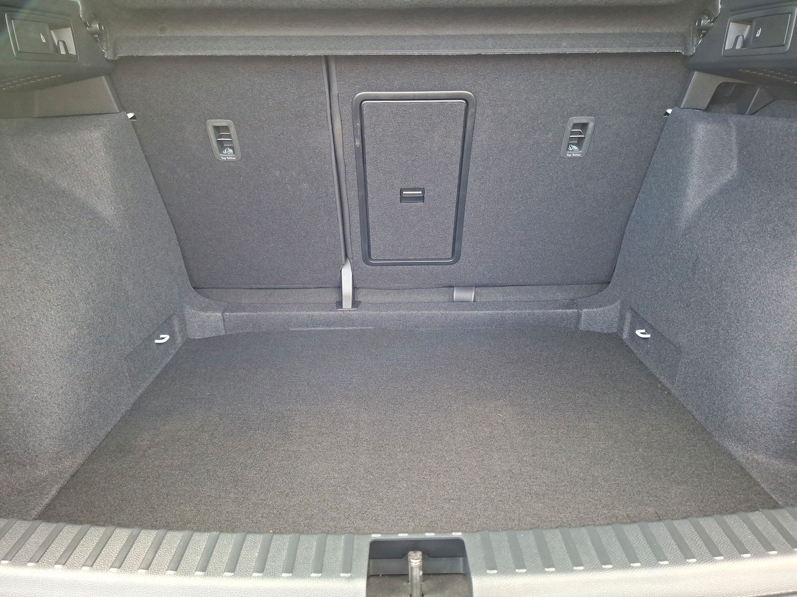Fahrzeugabbildung CUPRA Ateca 1.5 TSI LED Navi 19"AHK 5 J.Gar. Kamera