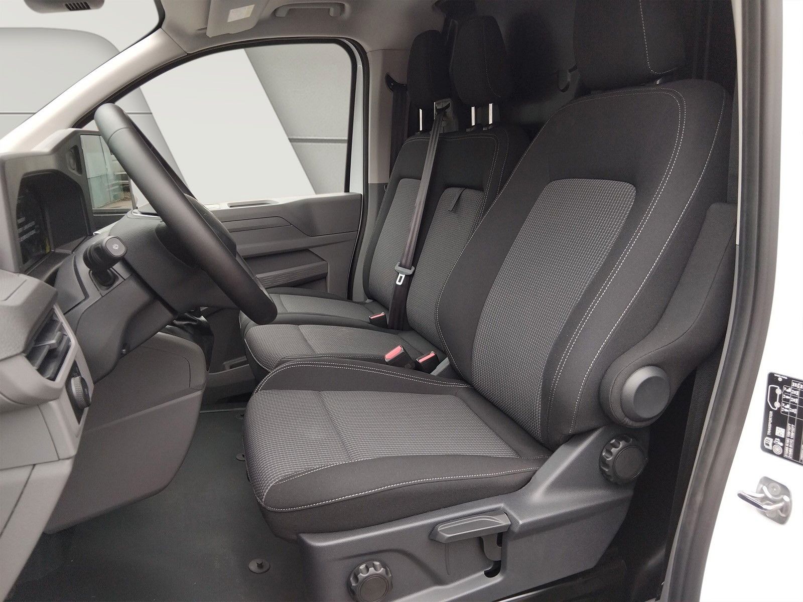 Fahrzeugabbildung Volkswagen T 7 Transporter 2.0 TDI 3er Bank PDC APP Navi