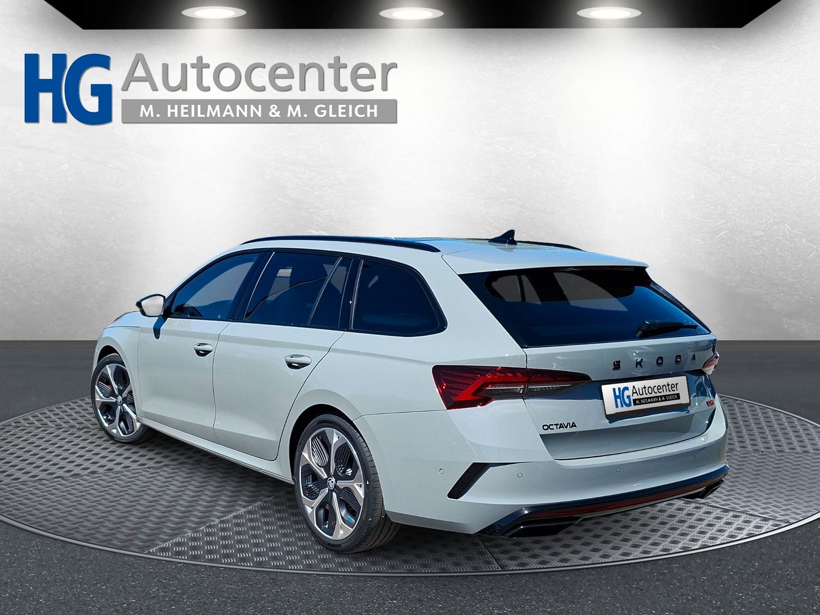 Fahrzeugabbildung SKODA Octavia Combi 2.0TSI RS 19"AHK PanoStandh.Canton