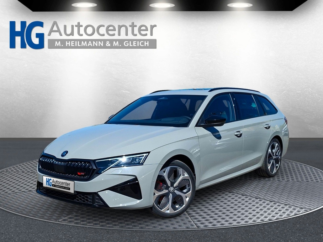 SKODA Octavia Combi 2.0TSI RS 19"AHK PanoStandh.Leder