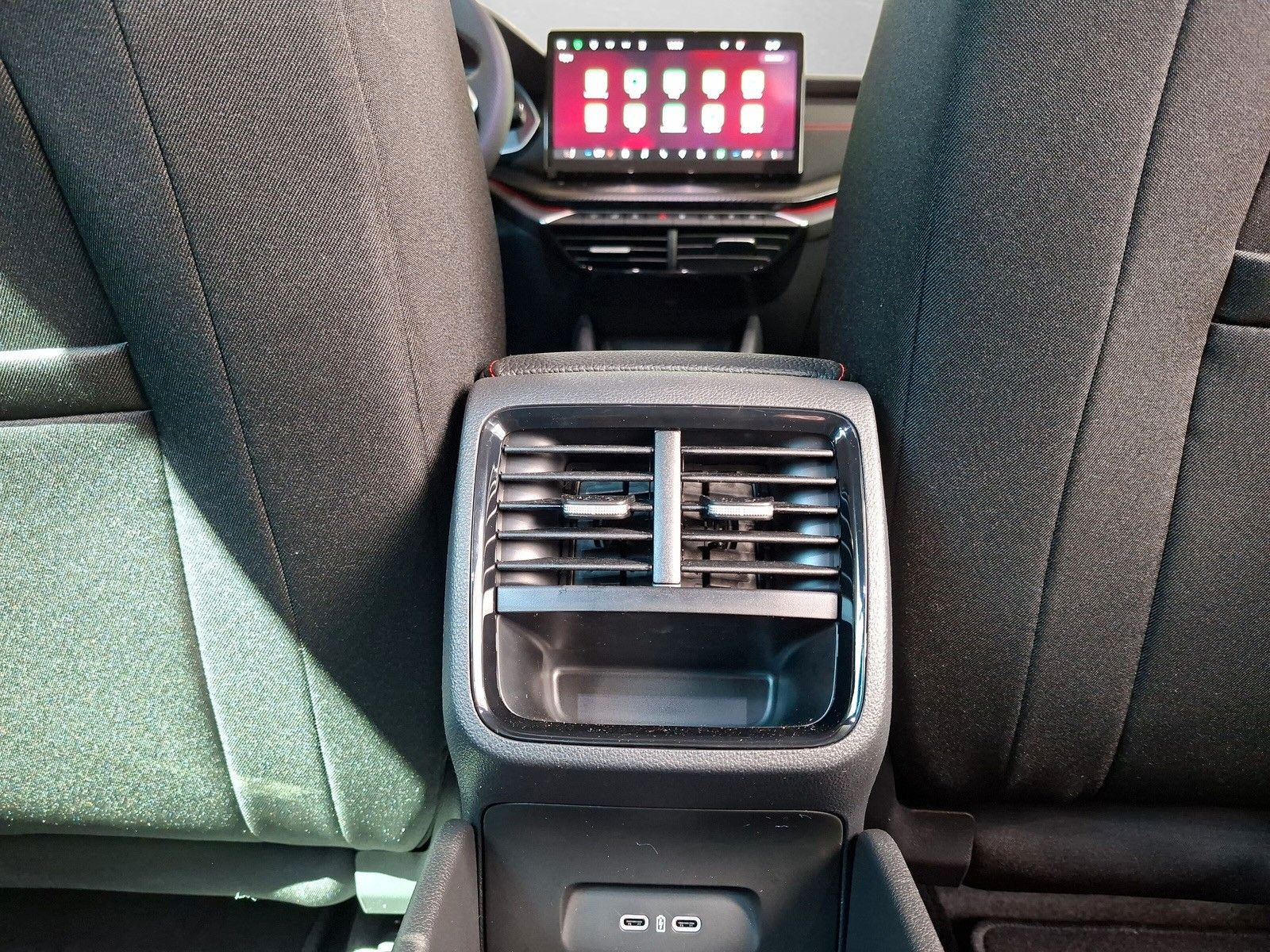 Fahrzeugabbildung SKODA Octavia Combi 2.0TSI RS 19"AHK PanoStandh.Leder