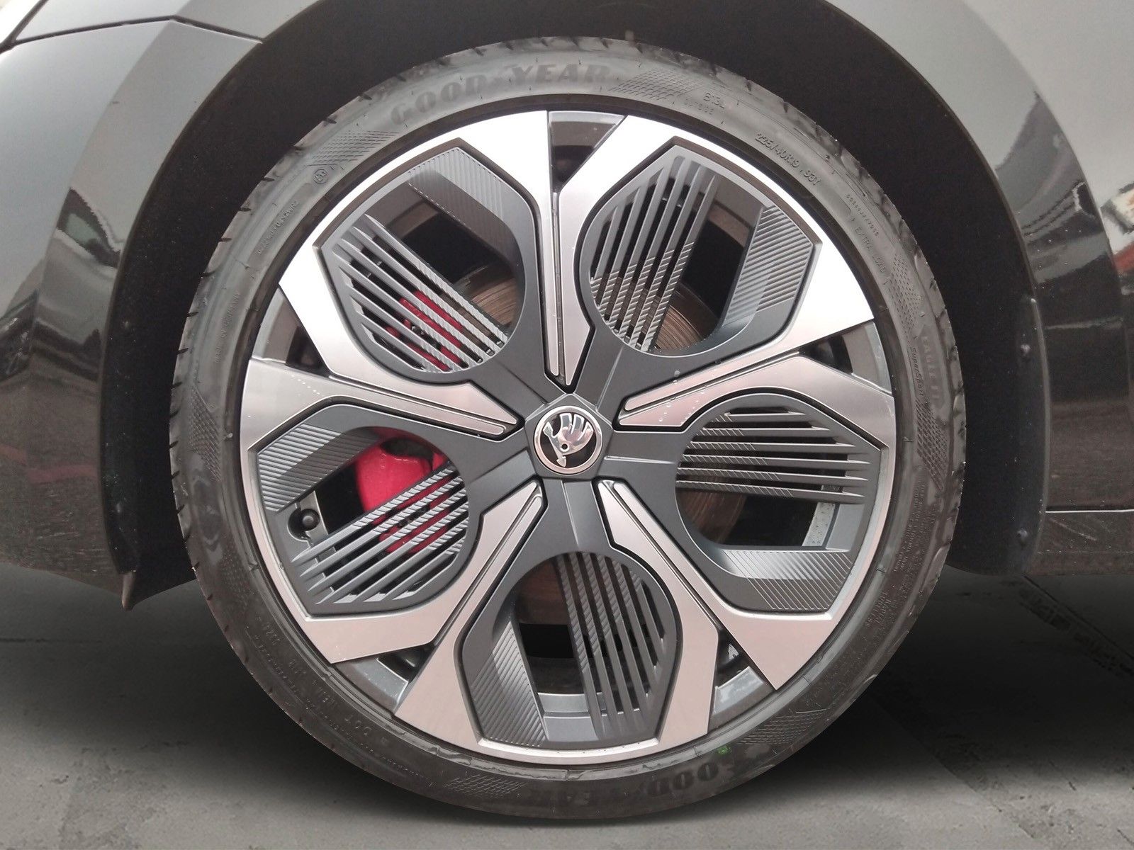 Fahrzeugabbildung SKODA Octavia Combi 2.0TSI RS 19"AHK PanoStandh.Leder