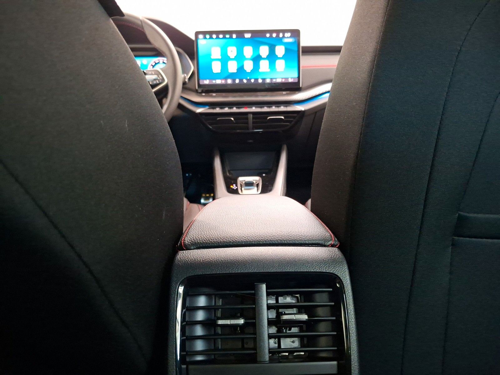 Fahrzeugabbildung SKODA Octavia Combi 2.0TSI RS 19"AHK PanoStandh.Canton