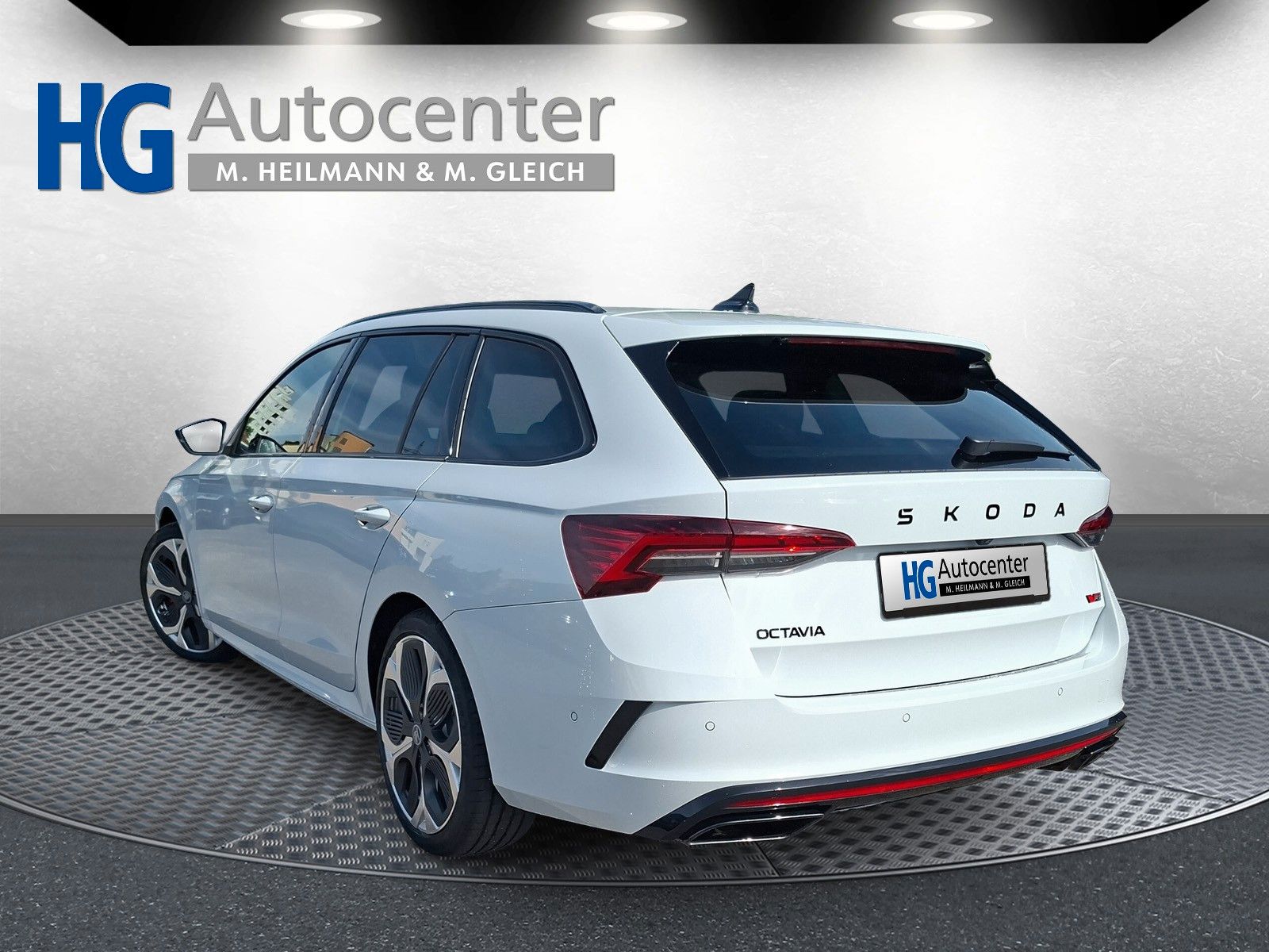 Fahrzeugabbildung SKODA Octavia Combi 2.0TSI RS 19"AHK PanoStandh.Canton