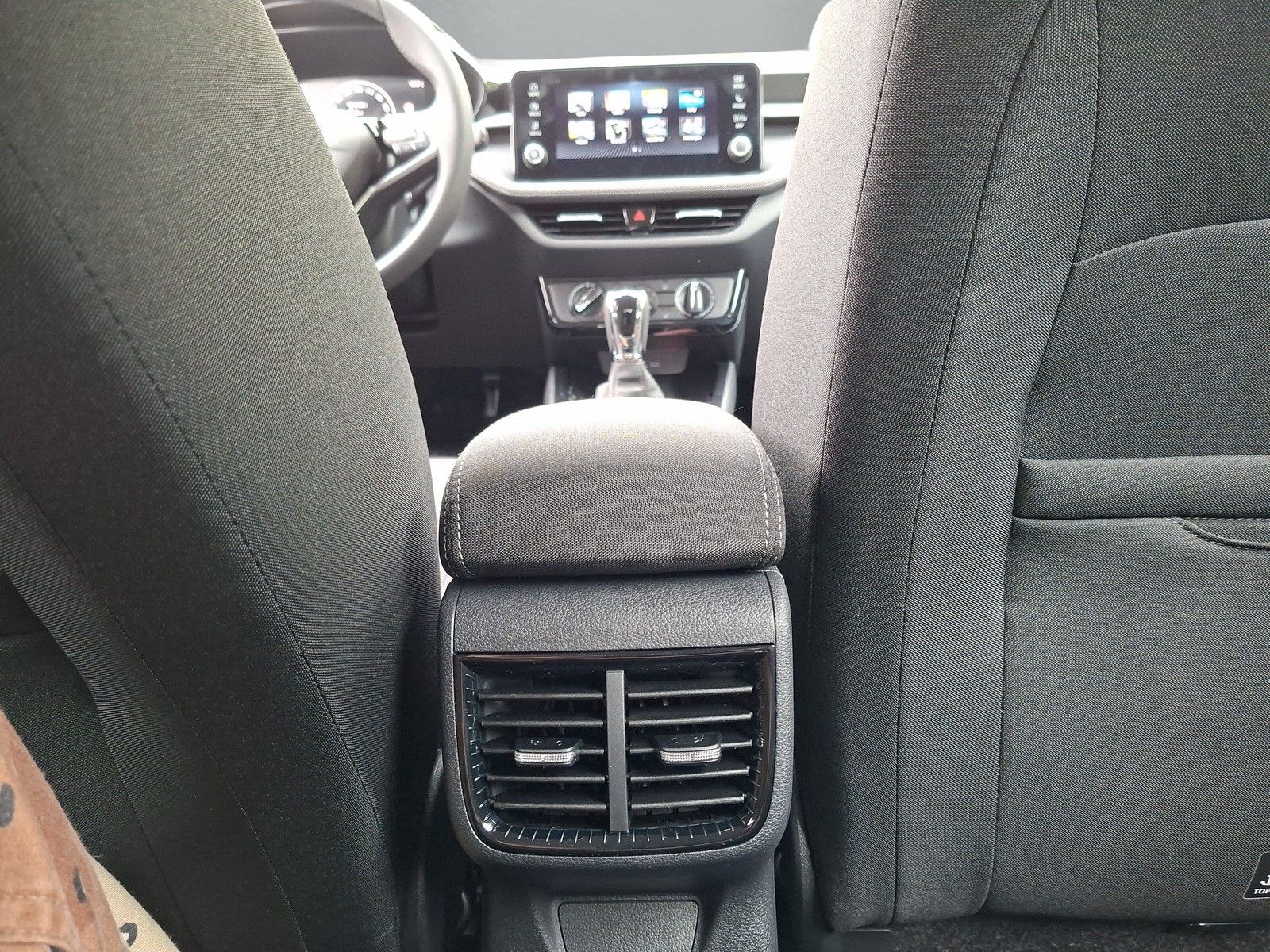 Fahrzeugabbildung SKODA Fabia 1.0TSI Selection DSG LED AHK Kamera 5J.Gar