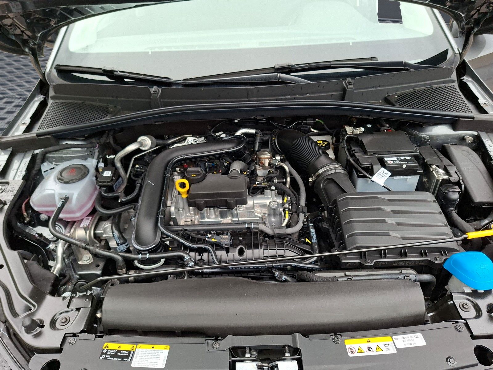Fahrzeugabbildung SKODA Fabia 1.0TSI Selection DSG LED AHK Kamera 5J.Gar