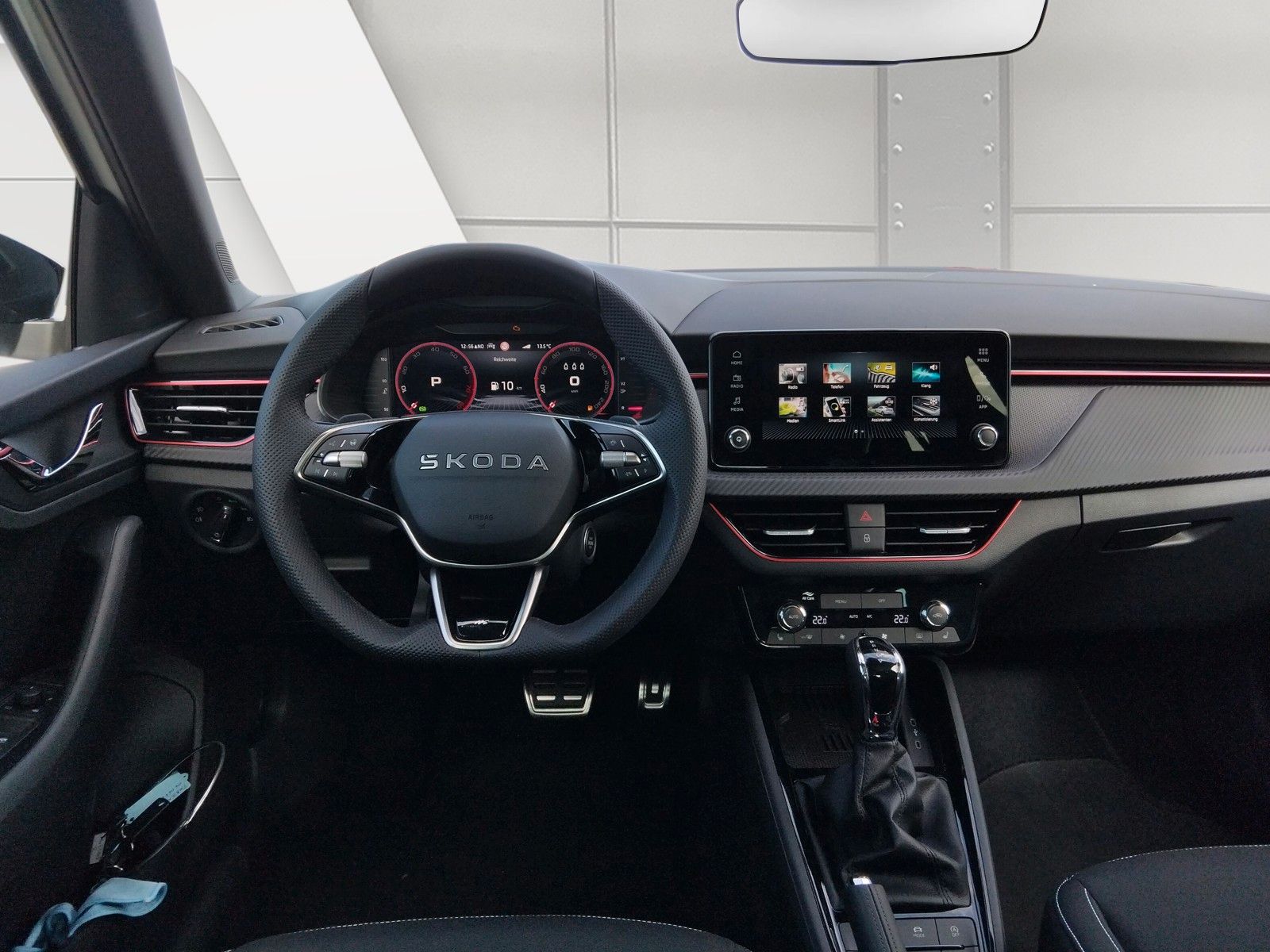 Fahrzeugabbildung SKODA Kamiq 1.5TSI Monte Carlo Pano Matrix ACC SideAHK