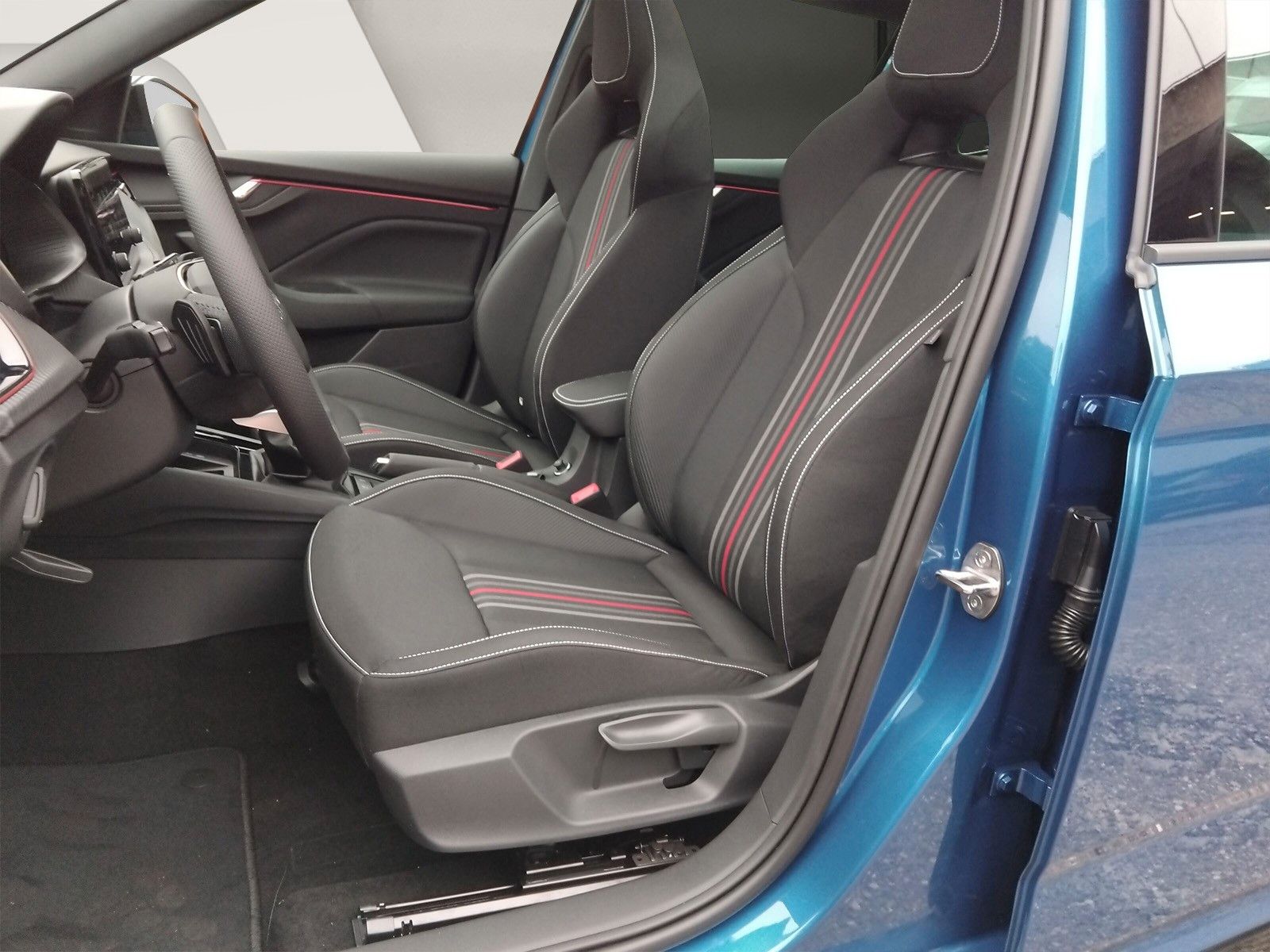 Fahrzeugabbildung SKODA Kamiq 1.5TSI Monte Carlo Pano Matrix ACC SideAHK
