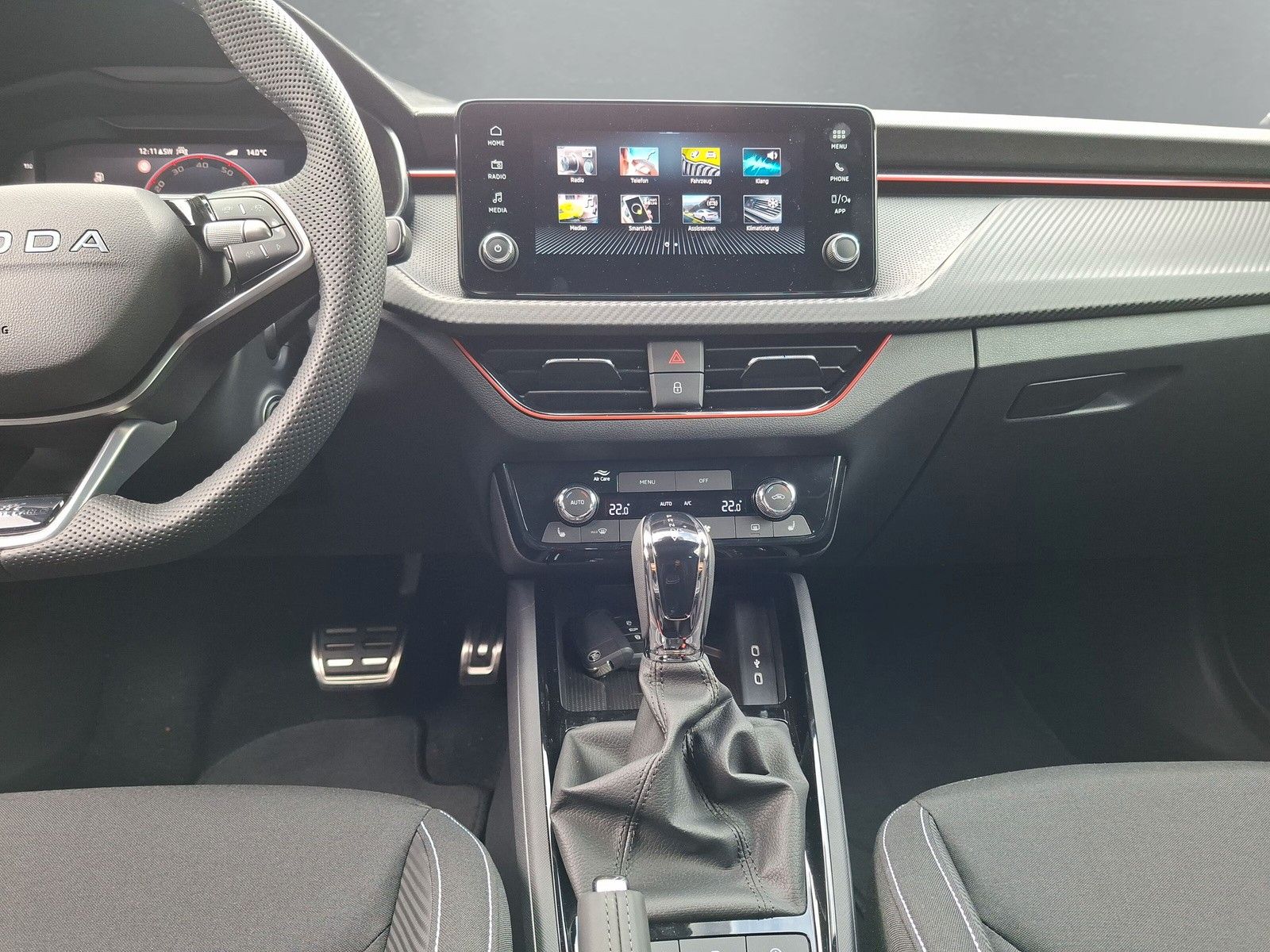 Fahrzeugabbildung SKODA Kamiq 1.5TSI Monte Carlo Pano 18"eHeck AHK 5 J.G