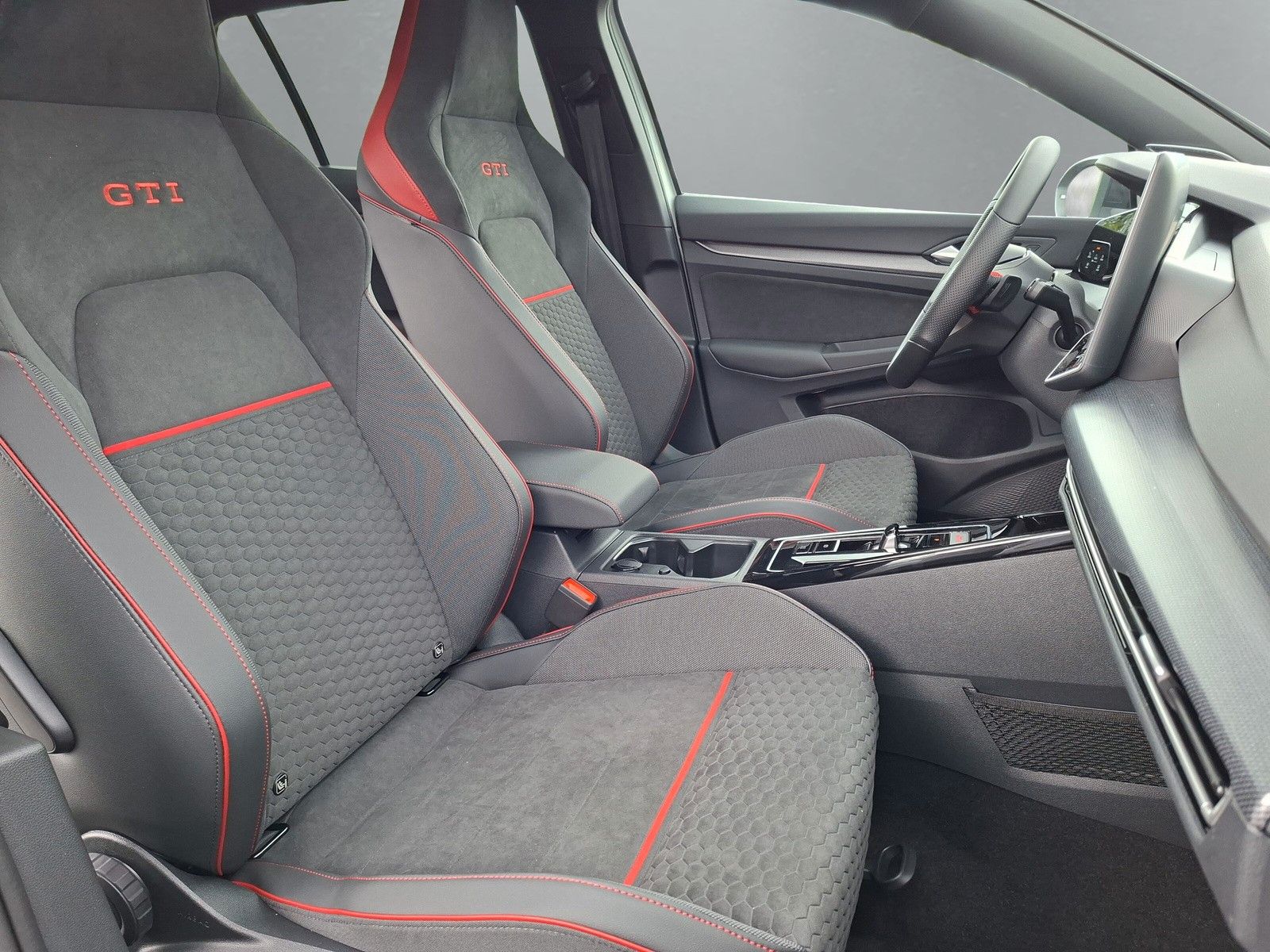 Fahrzeugabbildung Volkswagen Golf VIII  GTI Clubsport Sound Head Pano 19"