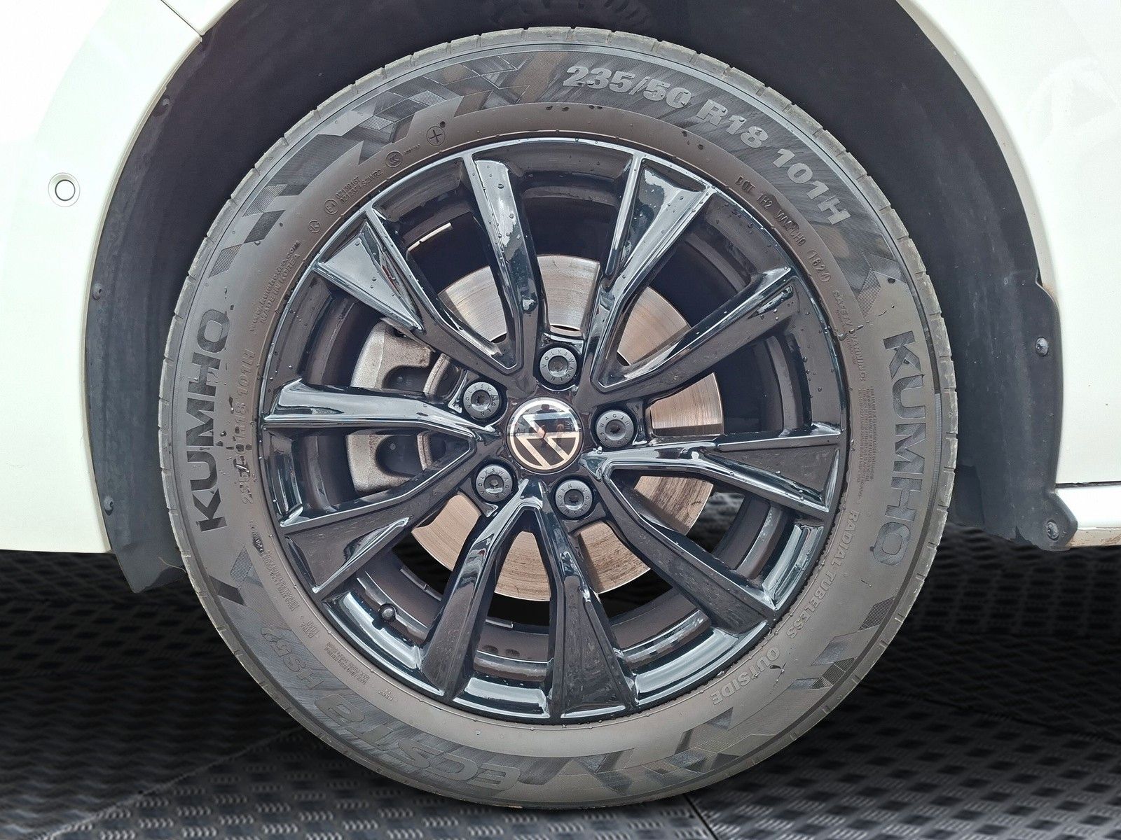 Fahrzeugabbildung Volkswagen T7 Multivan 2.0TDI Edition Lang AHK Standh.7S.