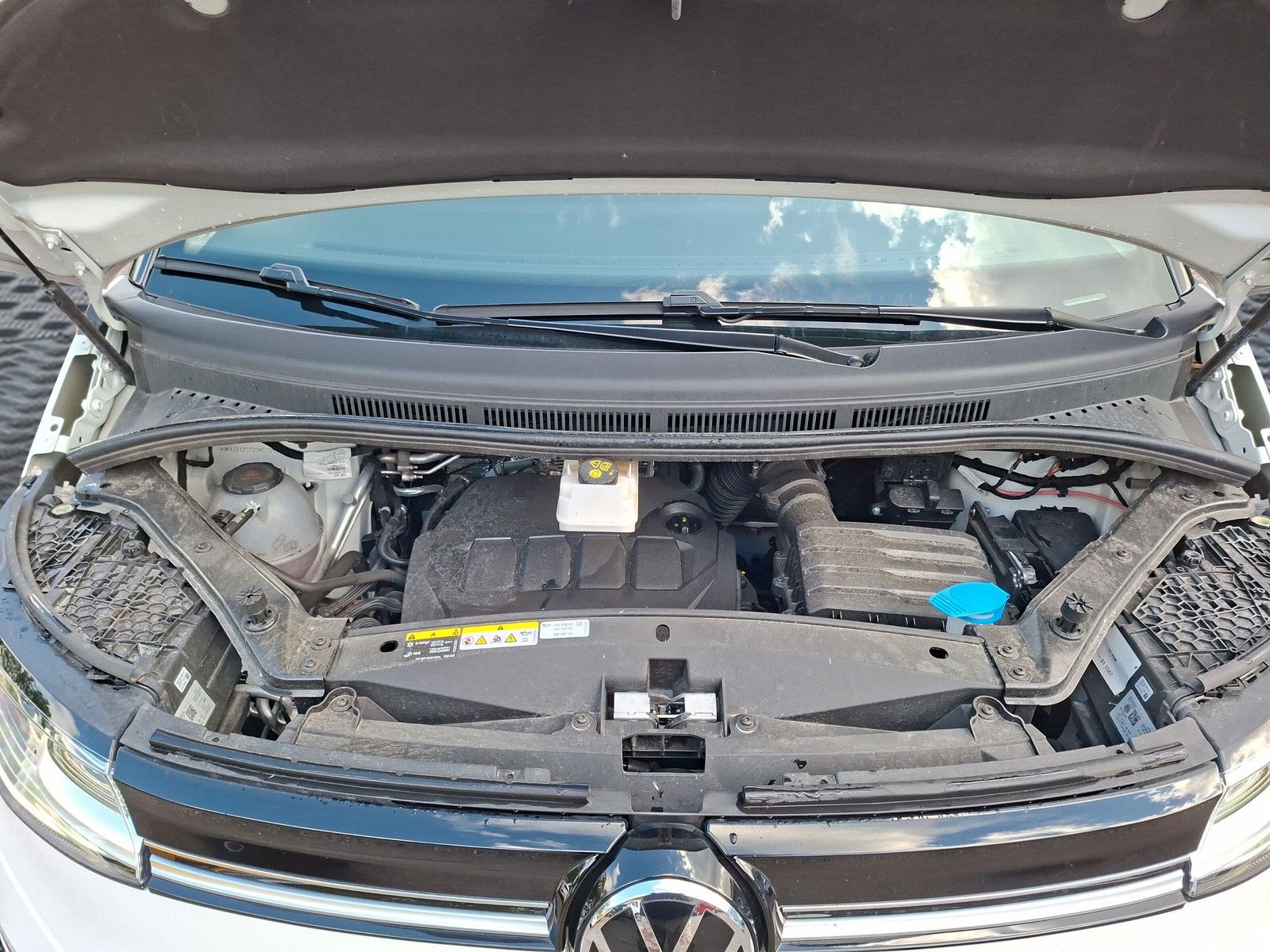 Fahrzeugabbildung Volkswagen T7 Multivan 2.0TDI Edition Lang AHK Standh.7S.