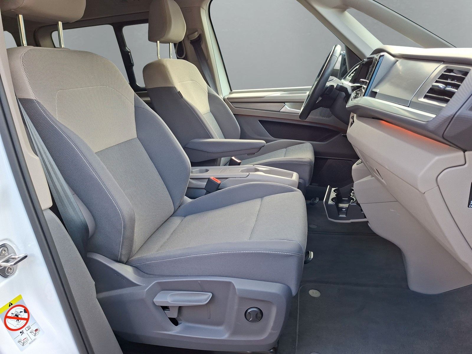 Fahrzeugabbildung Volkswagen T7 Multivan 2.0TDI Edition Lang AHK Standh.7S.