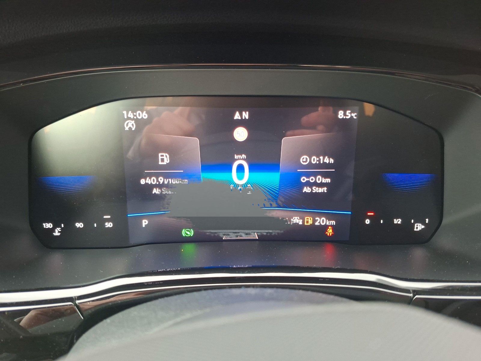 Fahrzeugabbildung Volkswagen Touran 1.5TSI IQ LED ACC 7Sitze Pano heizb.Front