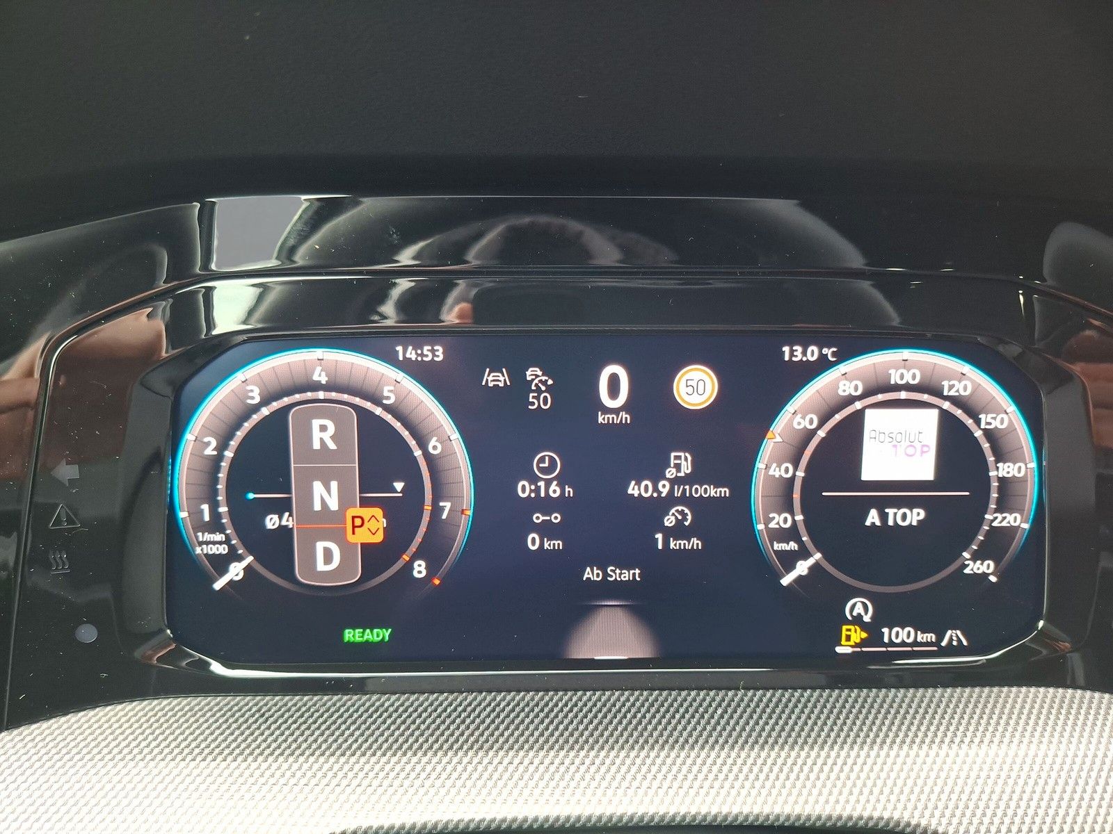 Fahrzeugabbildung Volkswagen Golf VIII 1.5eTSI R-Line Pano18"LED ACC AHK