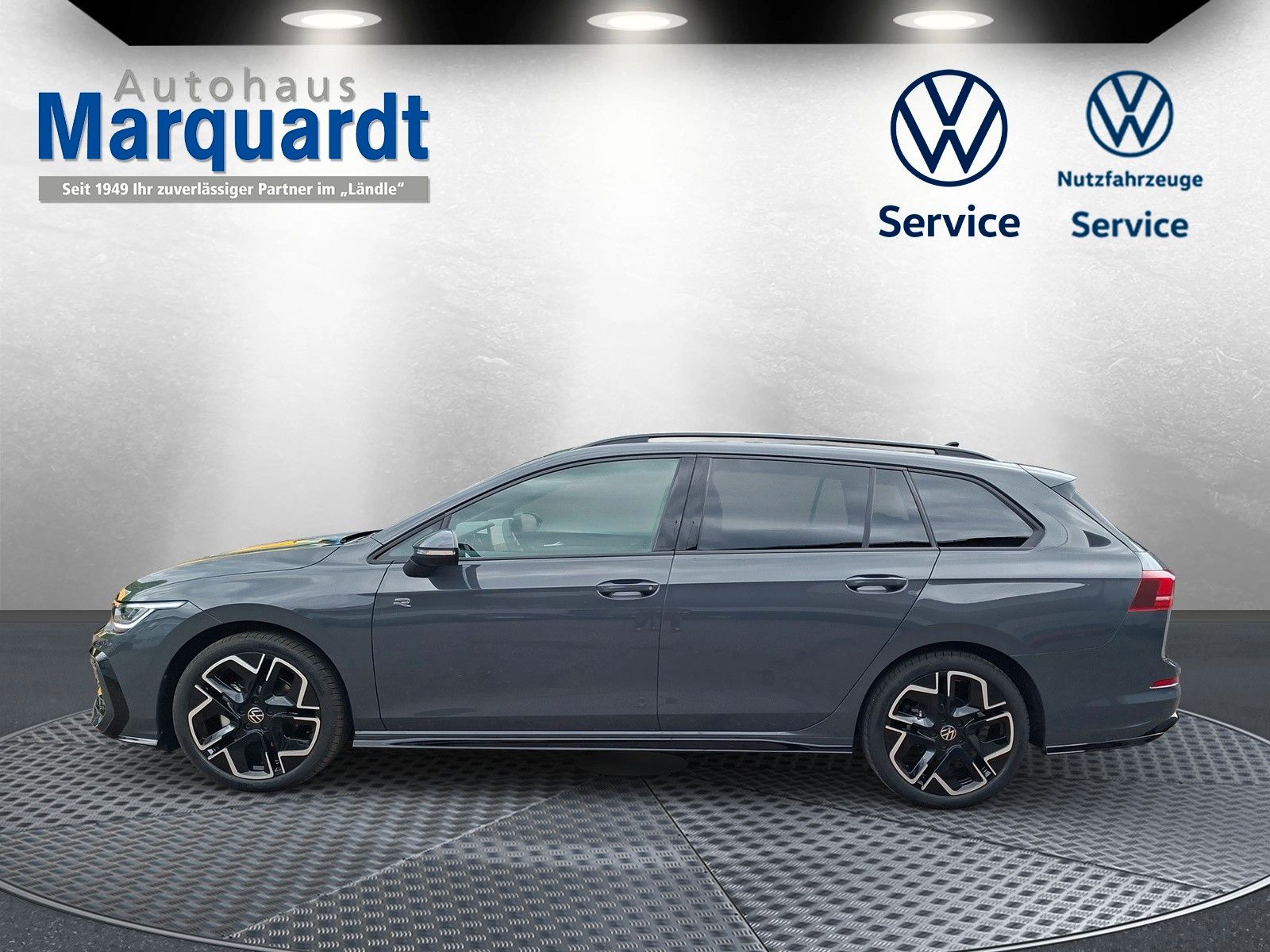 Fahrzeugabbildung Volkswagen Golf VIII 1.5eTSI R-Line Pano 18" LED ACC AHK