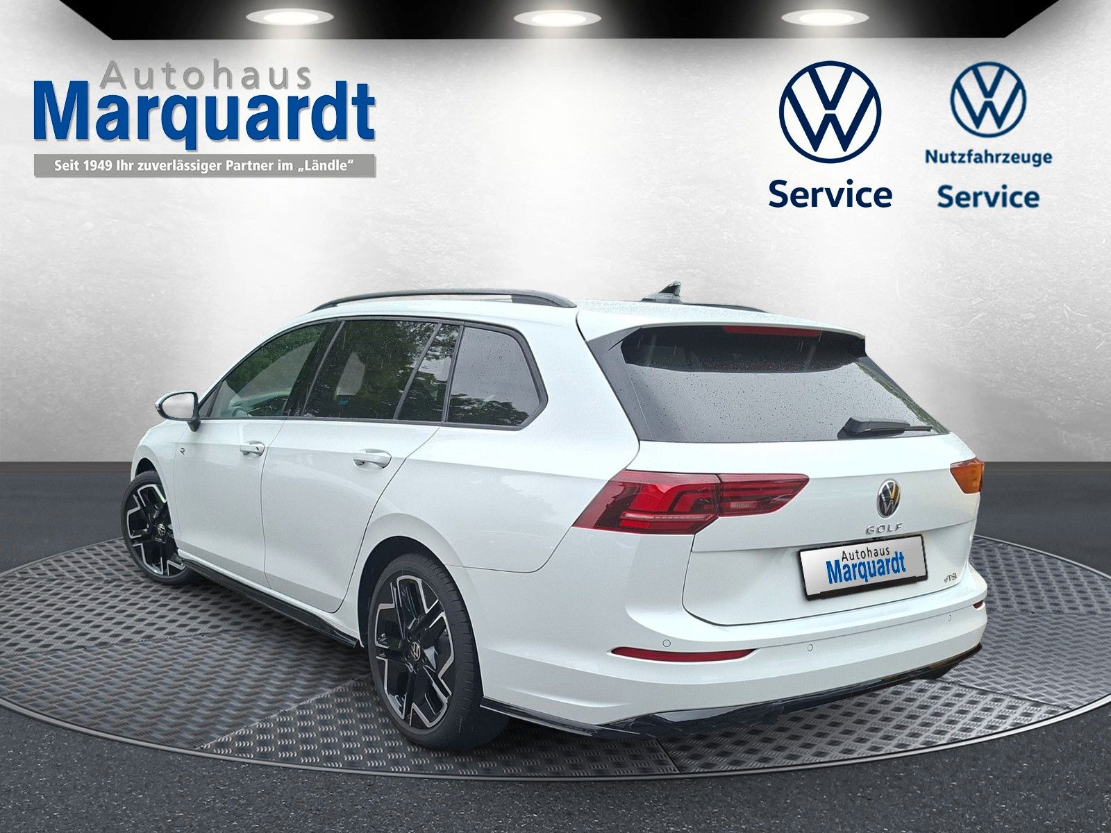Fahrzeugabbildung Volkswagen Golf VIII 1.5 eTSI R-Line Pano 18" LED ACC AHK