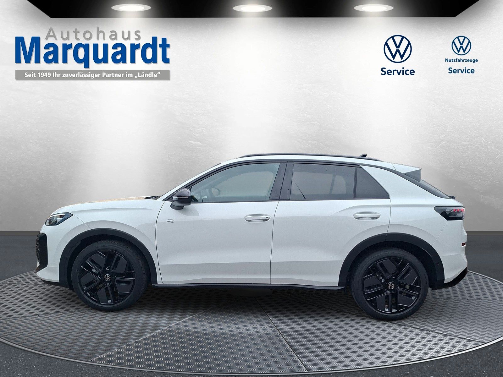 Fahrzeugabbildung Volkswagen T-Roc 1.5TSI R-Line Pano Navi AHK 19" Neues Mod
