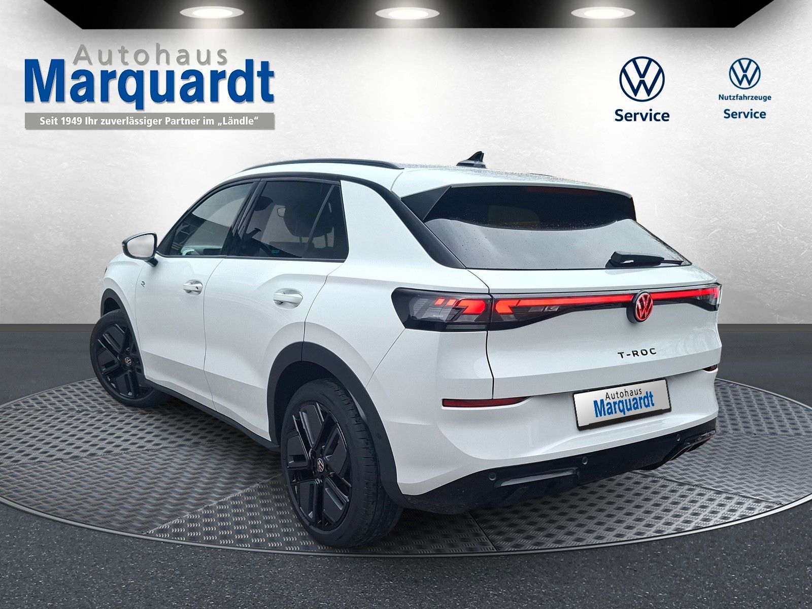 Fahrzeugabbildung Volkswagen T-Roc 1.5TSI R-Line Pano Navi AHK 19" Neues Mod